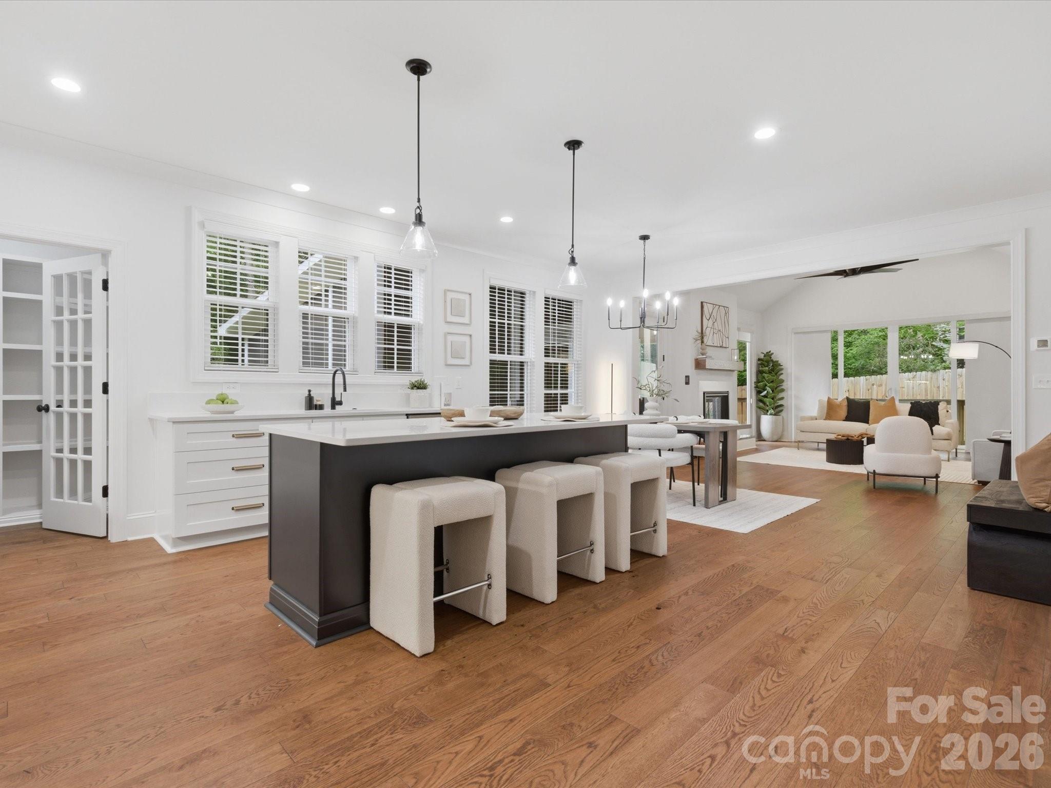 The Oaks On Providence - Residential