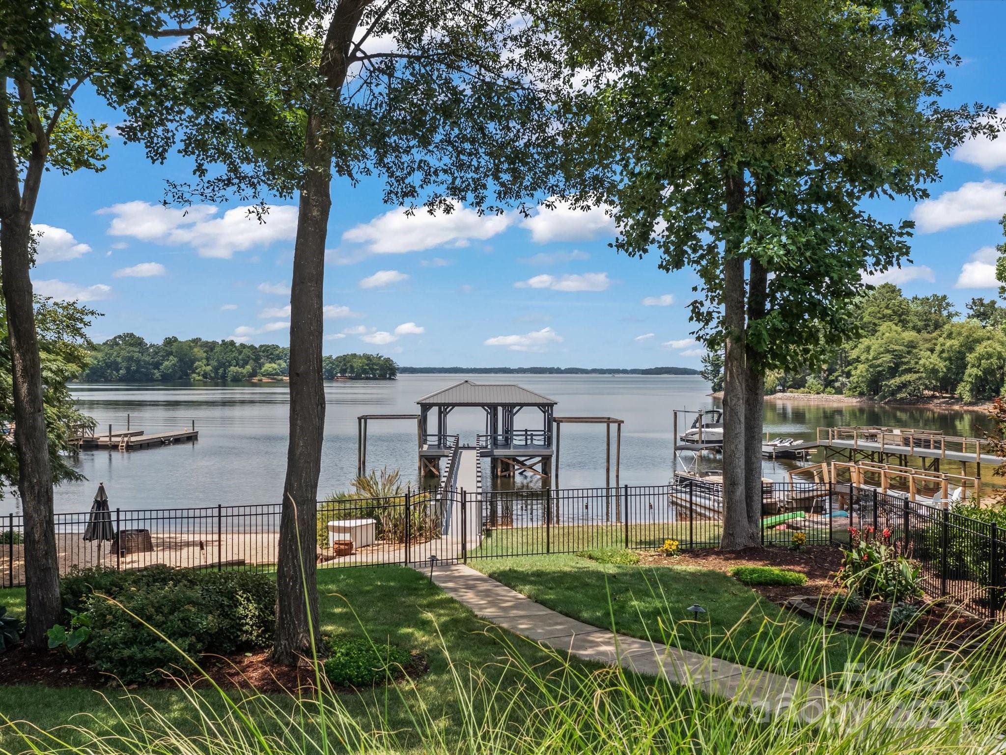 Twin Coves - Residential