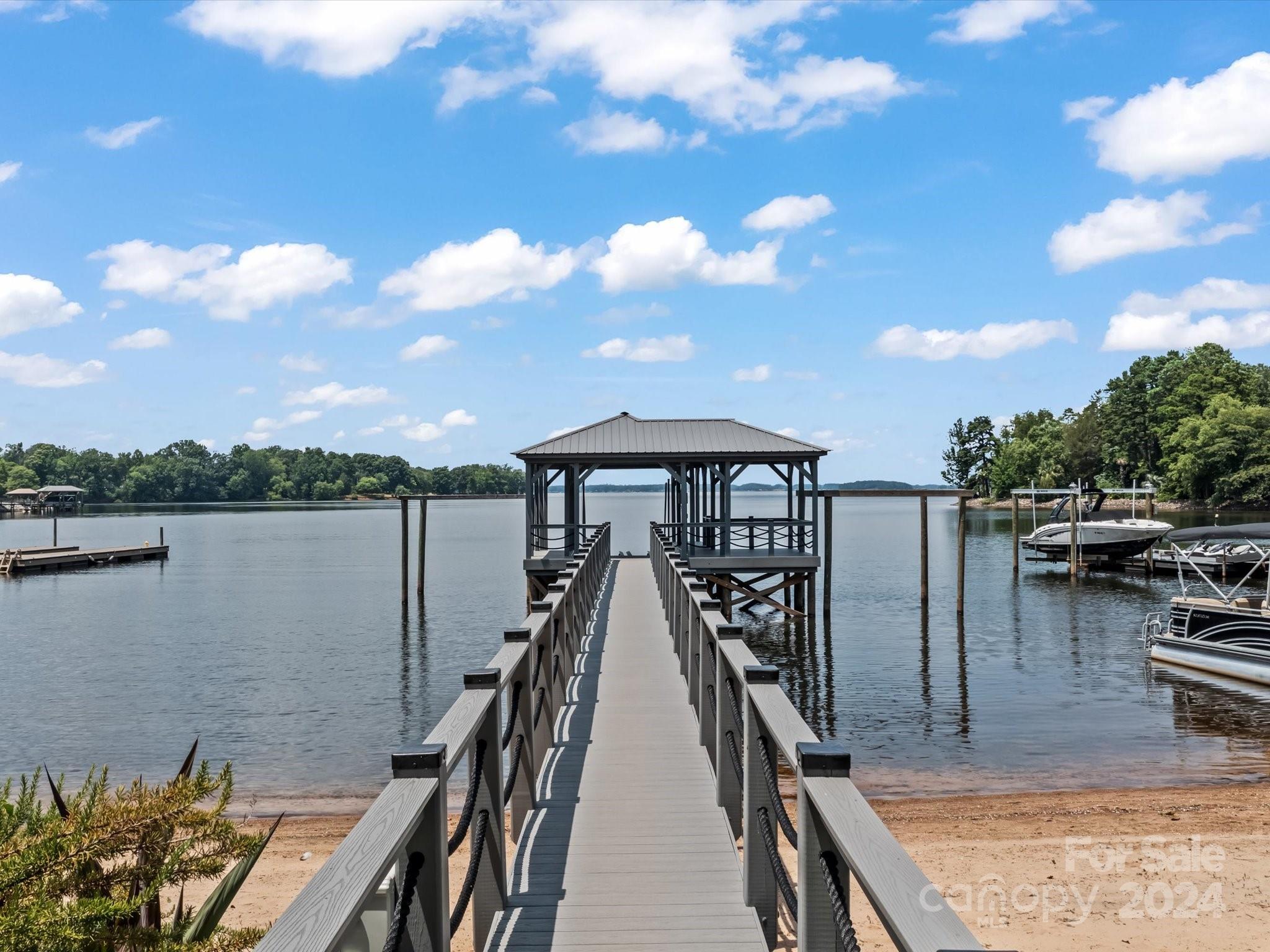 Twin Coves - Residential