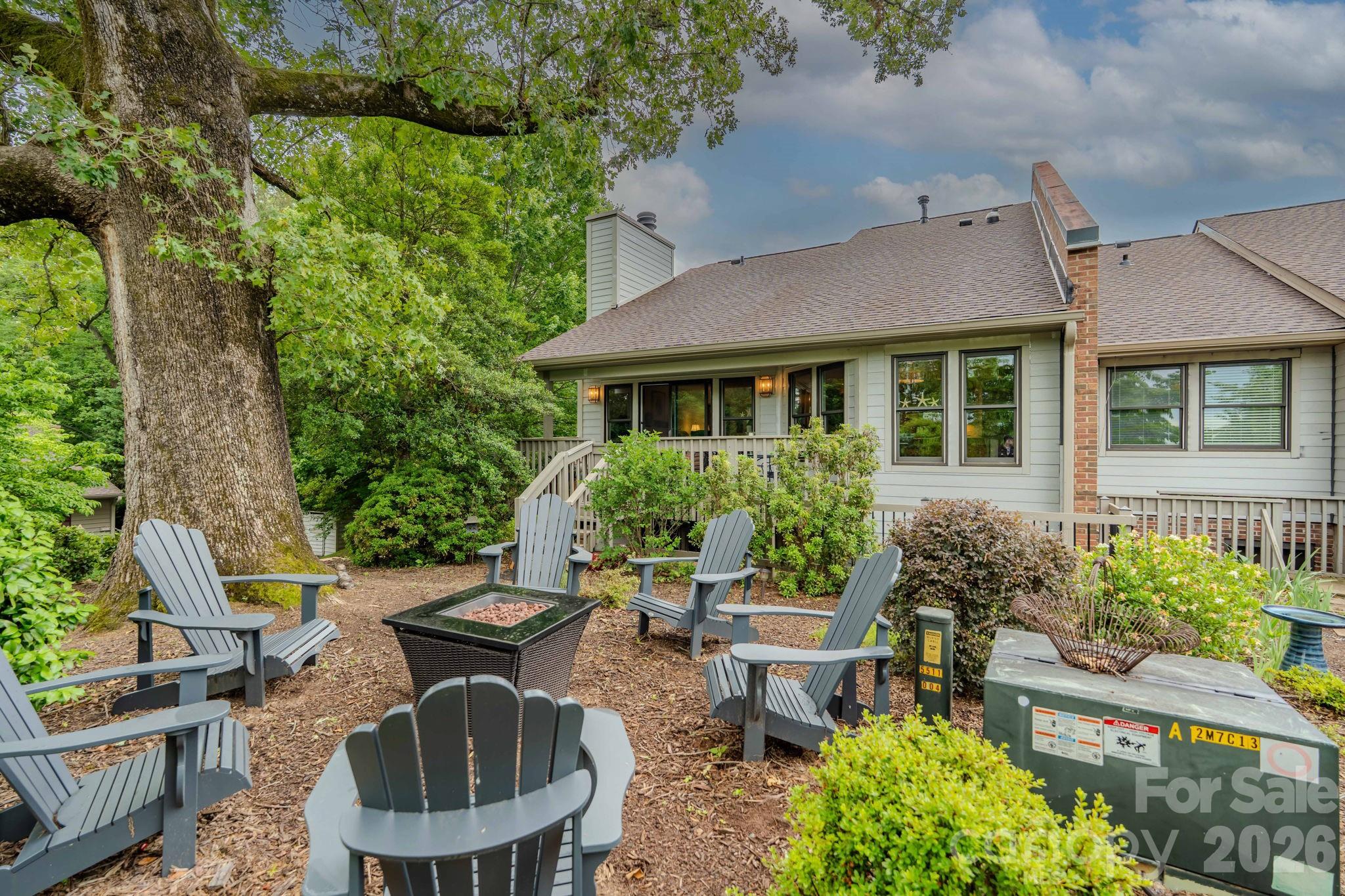 OAK HALL - Residential