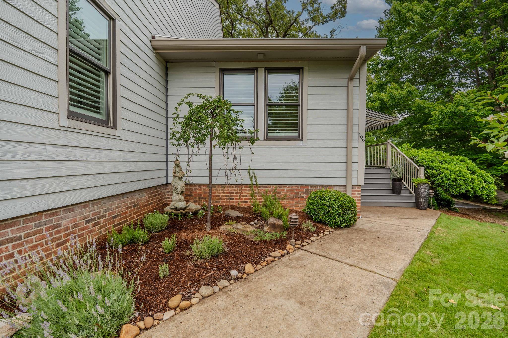 OAK HALL - Residential