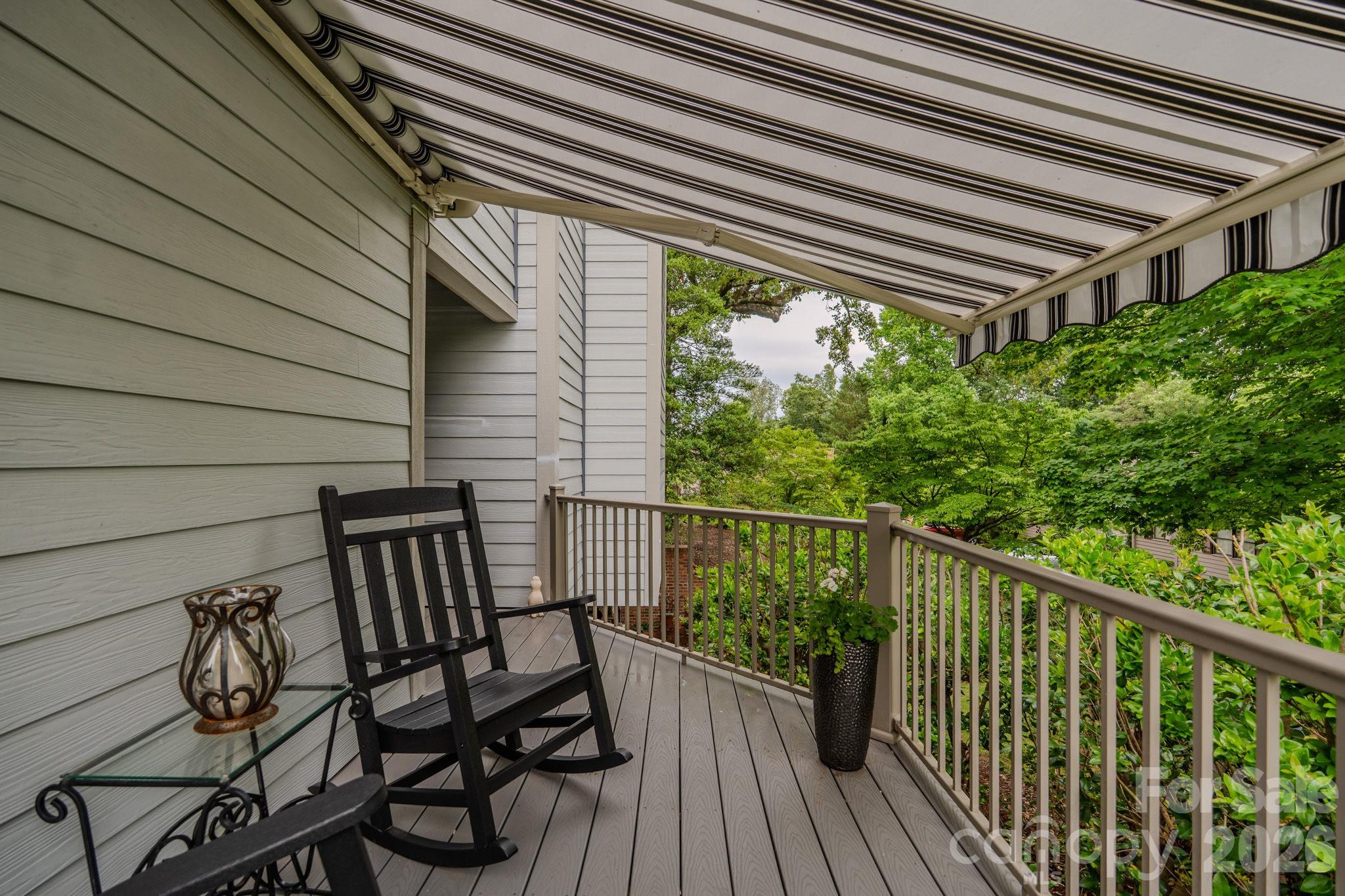 OAK HALL - Residential