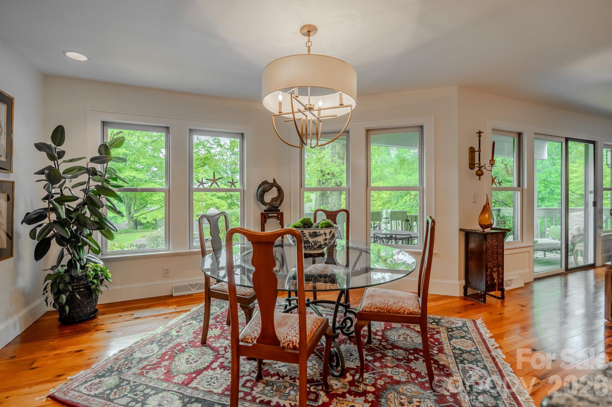 OAK HALL - Residential