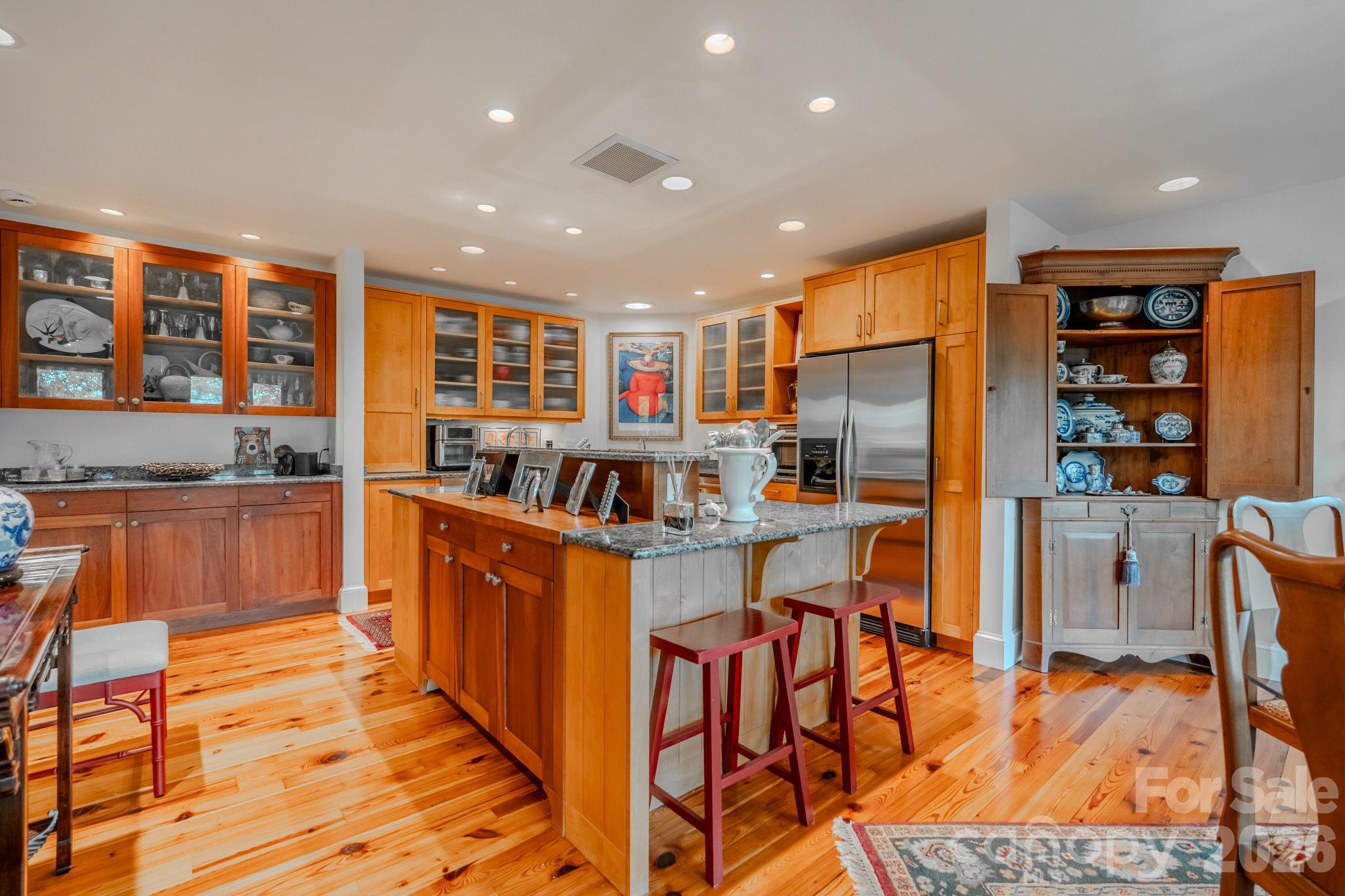 OAK HALL - Residential