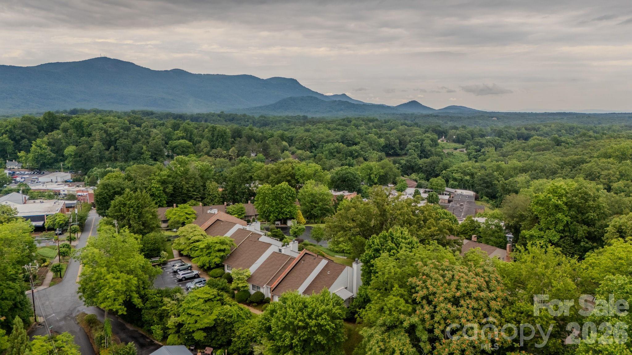 OAK HALL - Residential