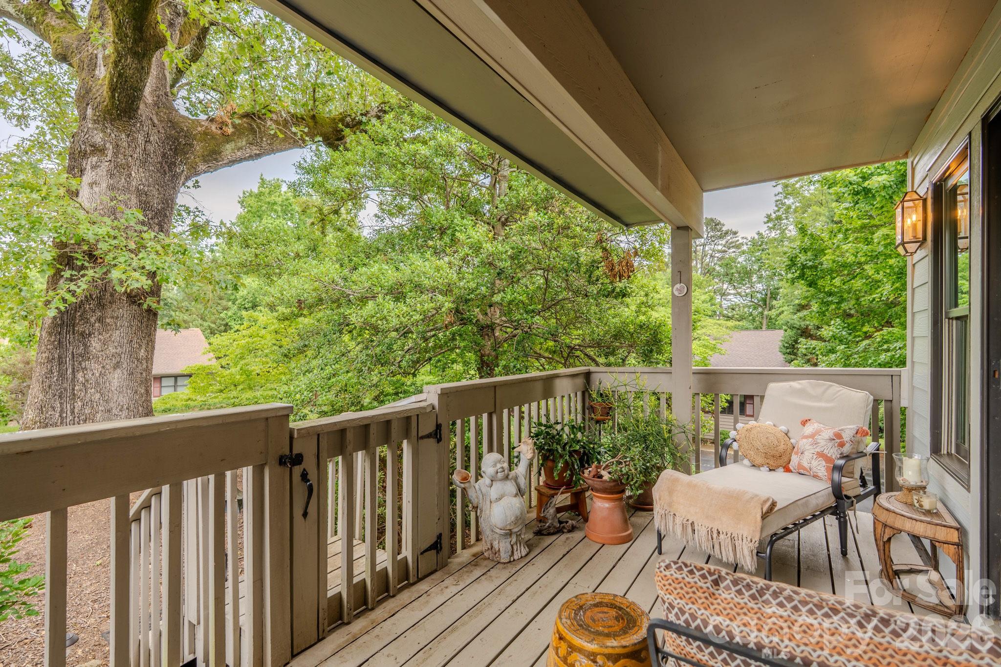 OAK HALL - Residential