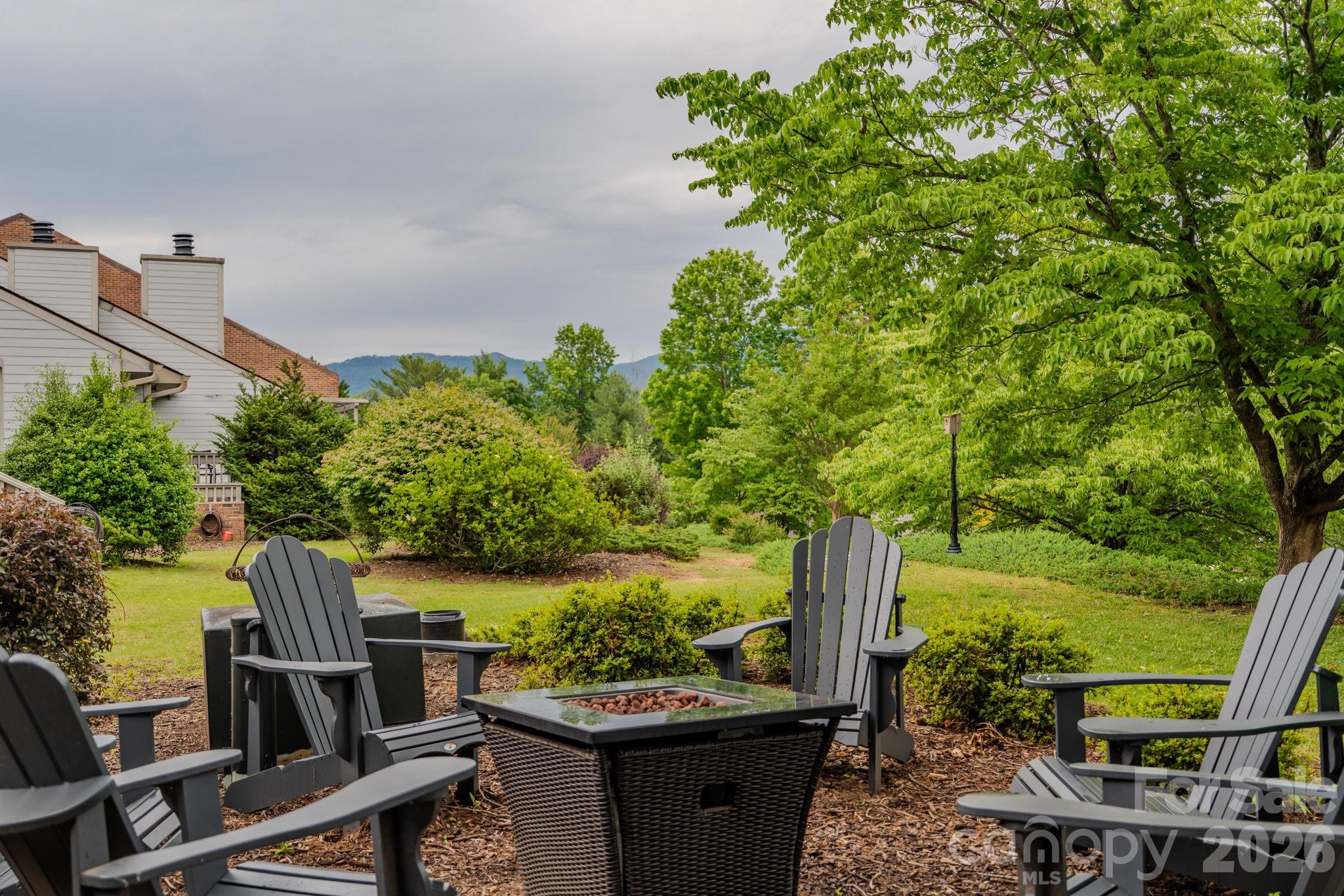 OAK HALL - Residential