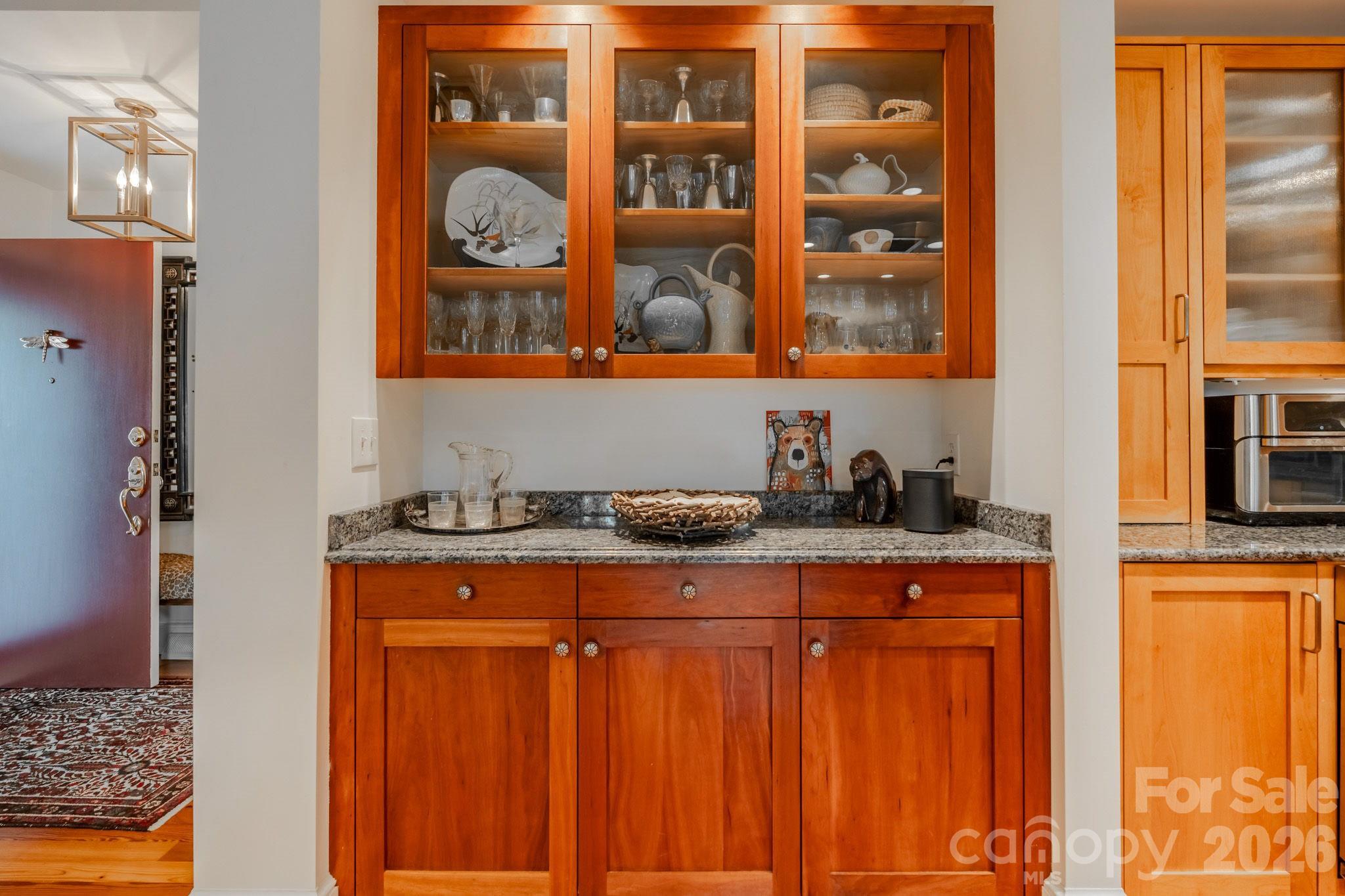 OAK HALL - Residential