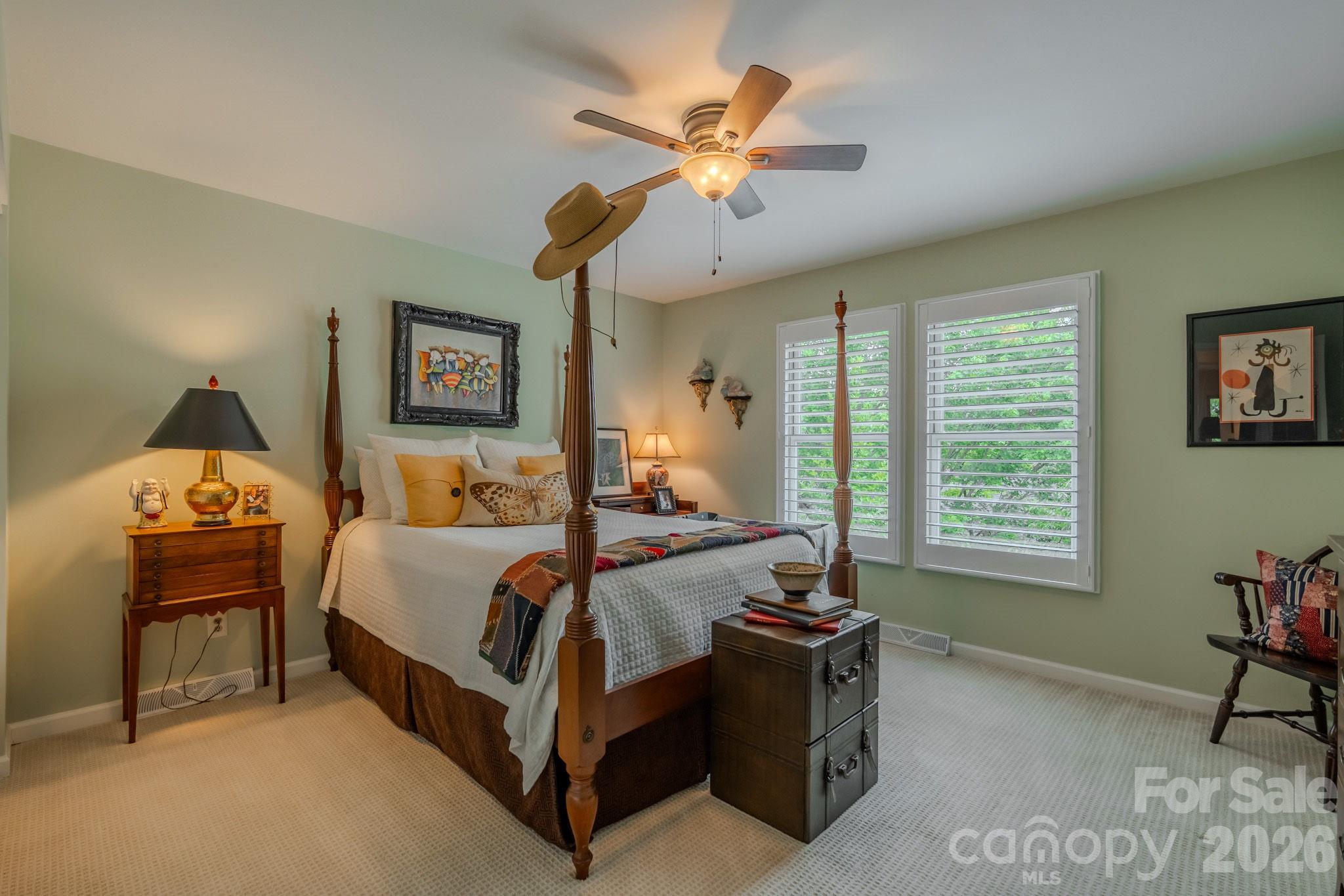 OAK HALL - Residential
