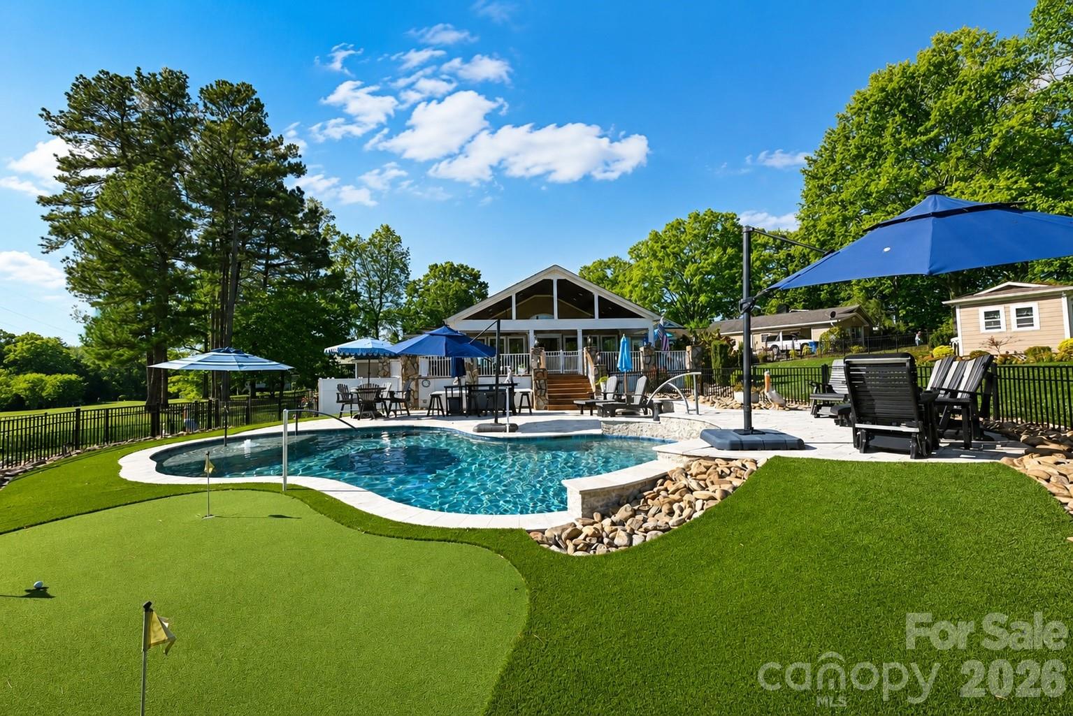 Glenn Oaks - Residential