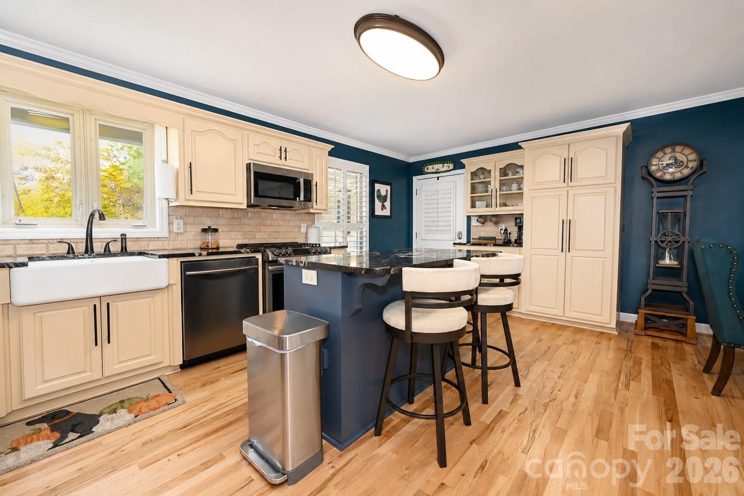 Glenn Oaks - Residential