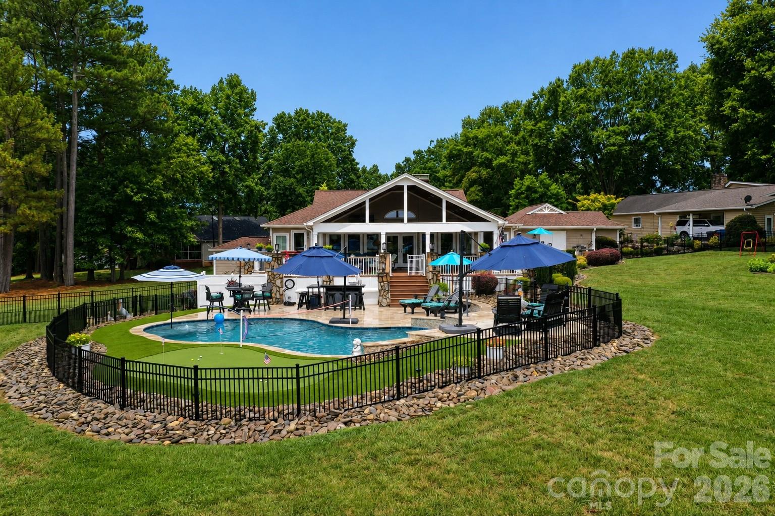 Glenn Oaks - Residential