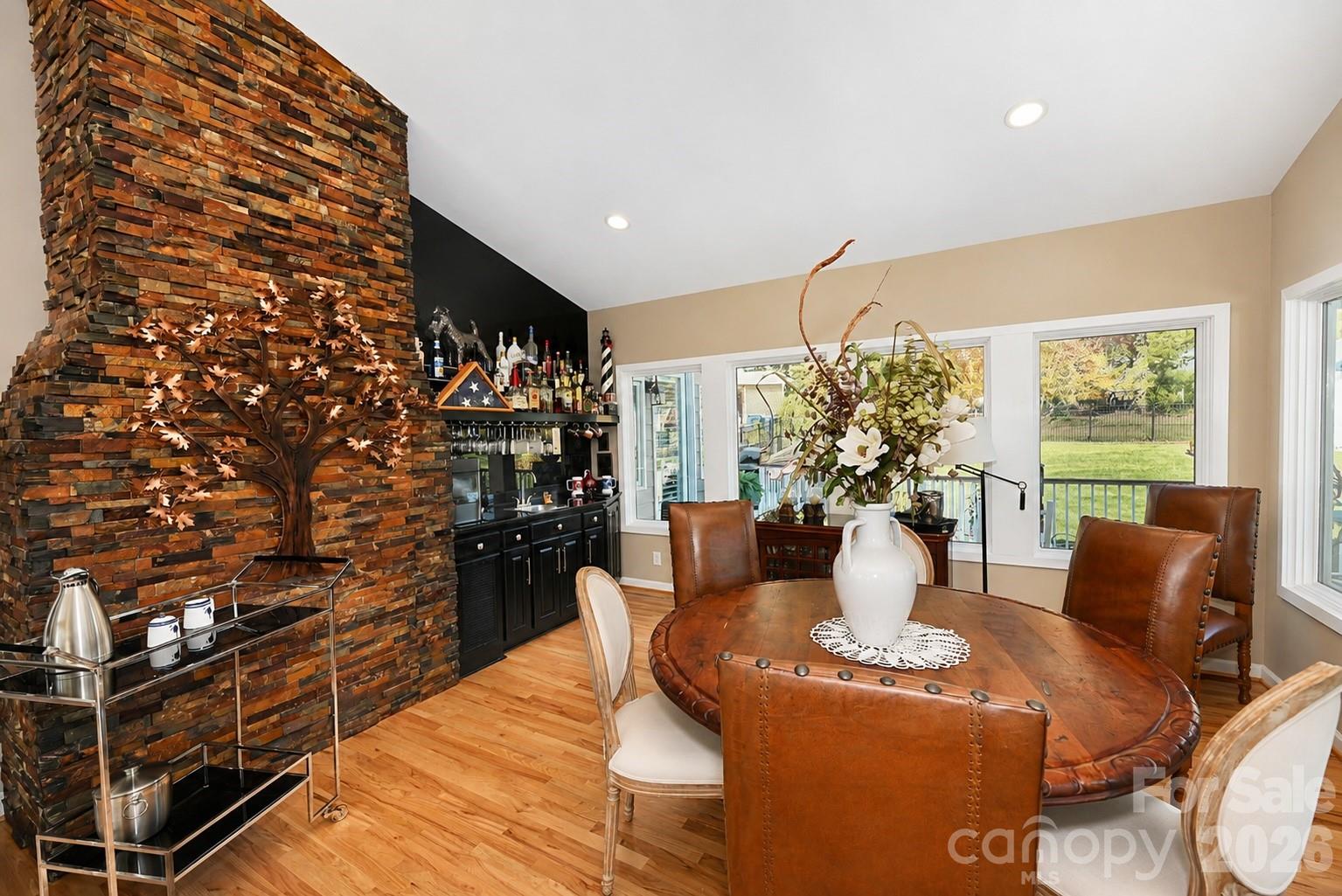 Glenn Oaks - Residential
