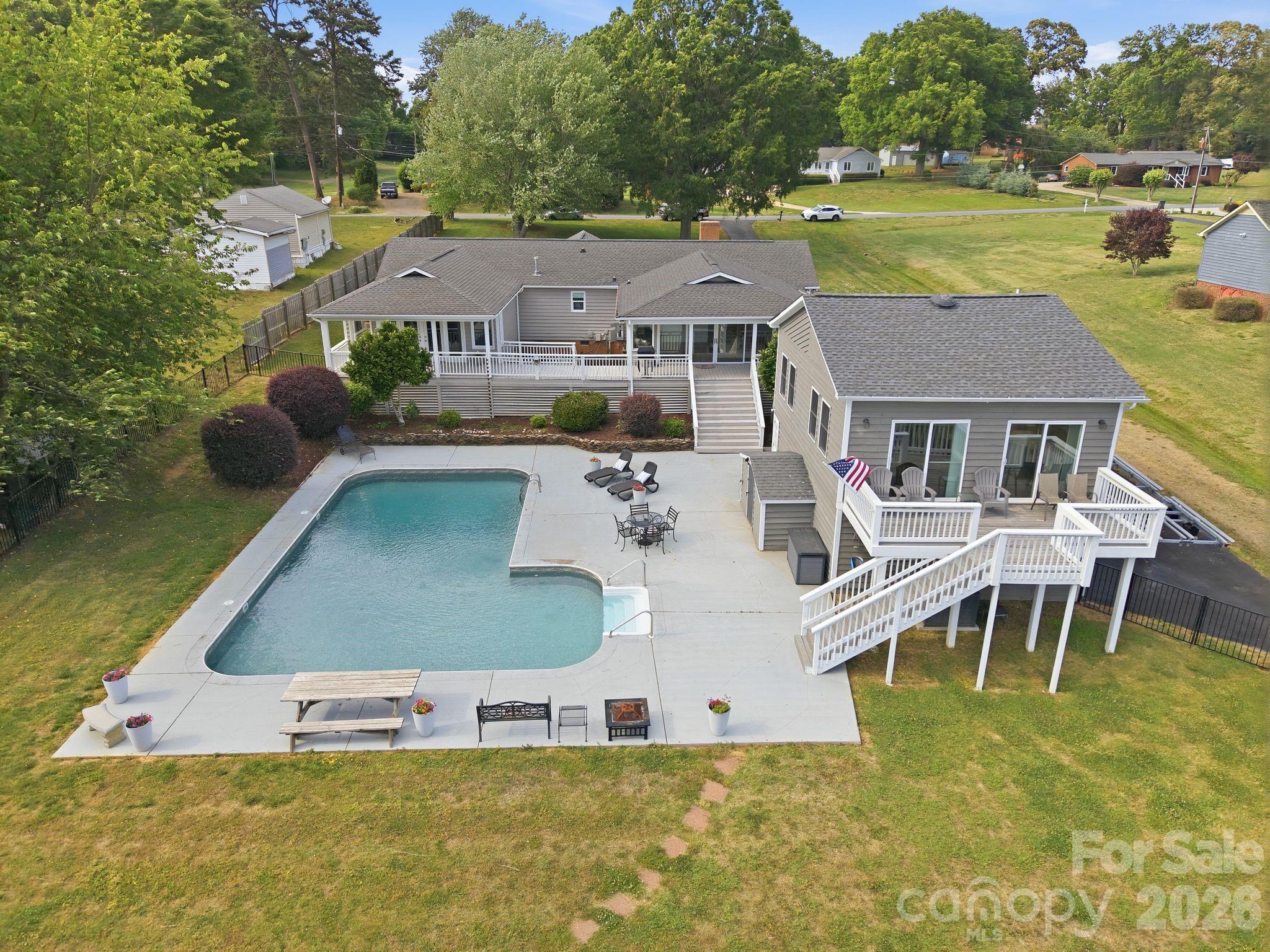 Waters Edge - Residential