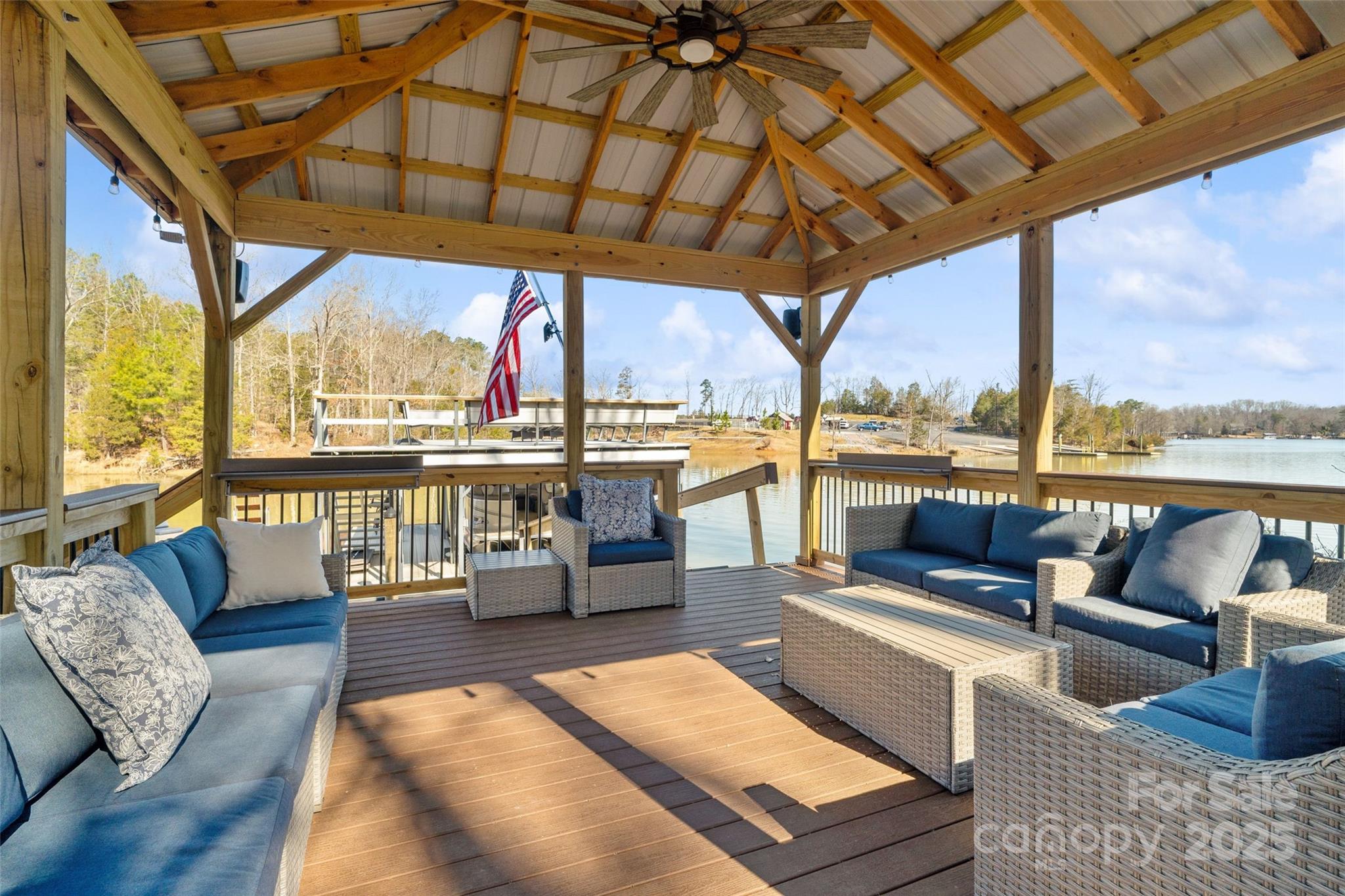 Mariners Bluff - Residential