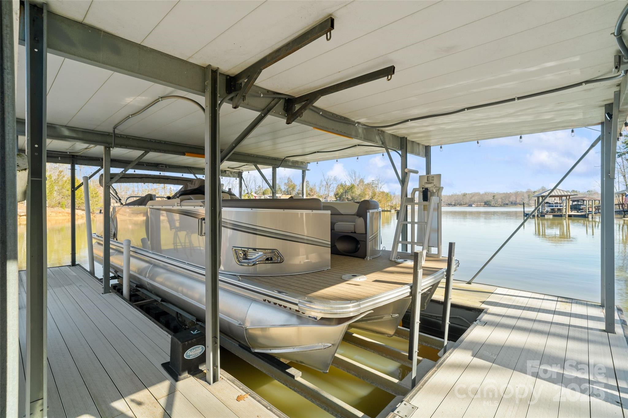Mariners Bluff - Residential
