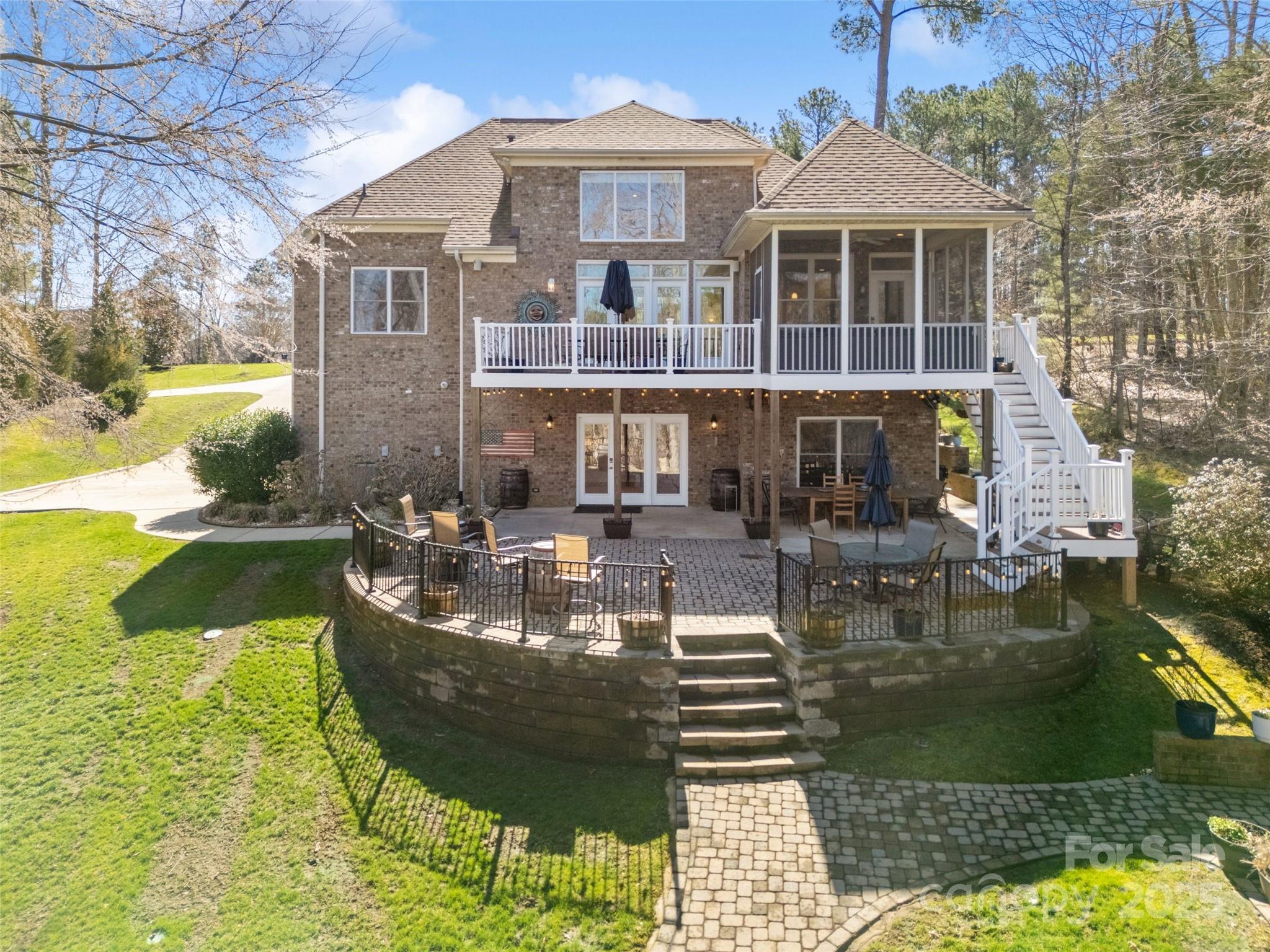 Mariners Bluff - Residential