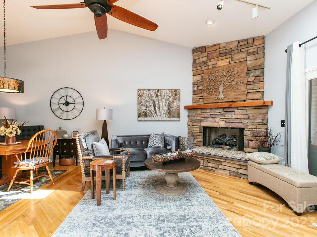 Connestee Falls - Residential