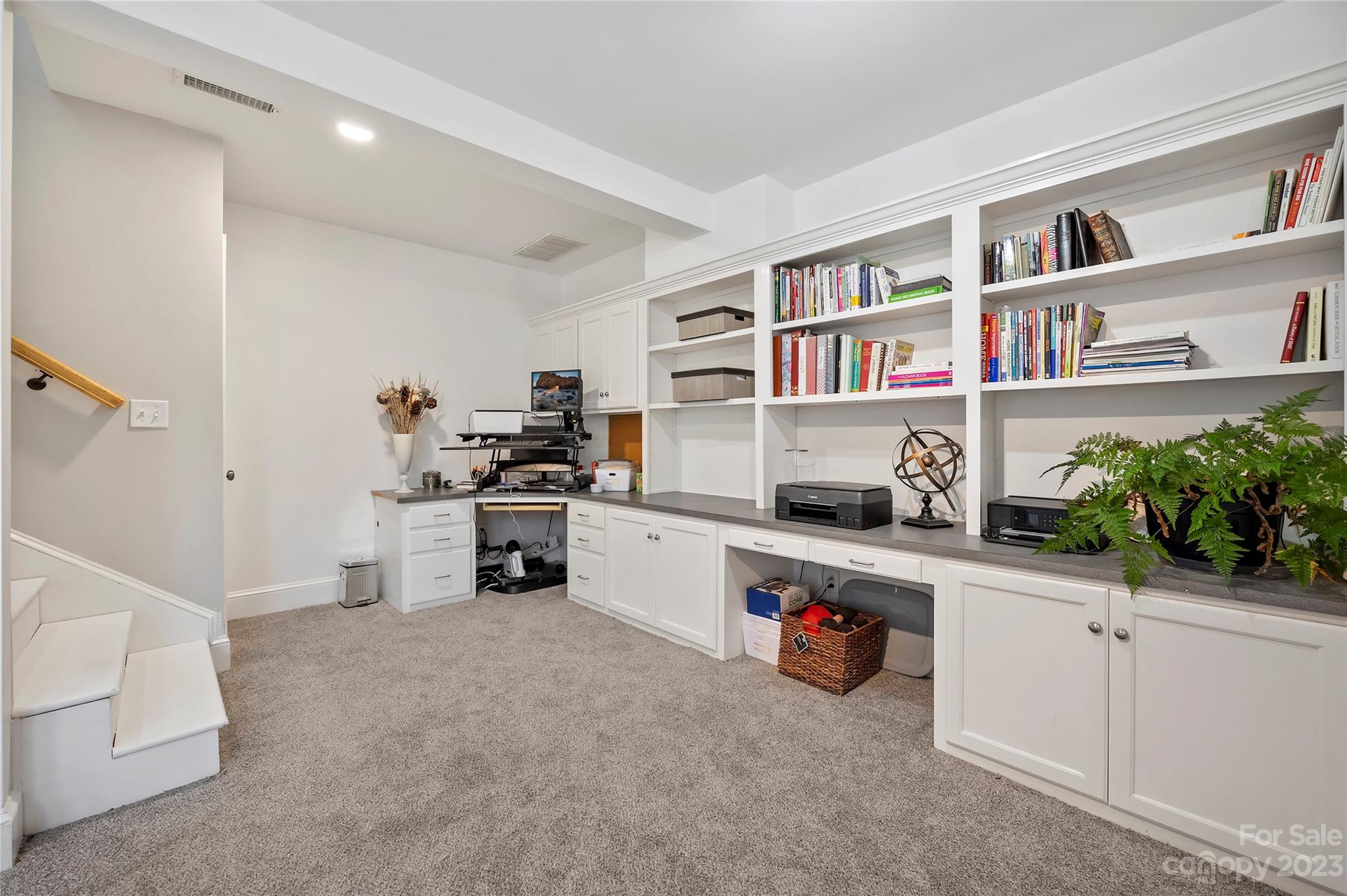 Ivy Hall - Residential