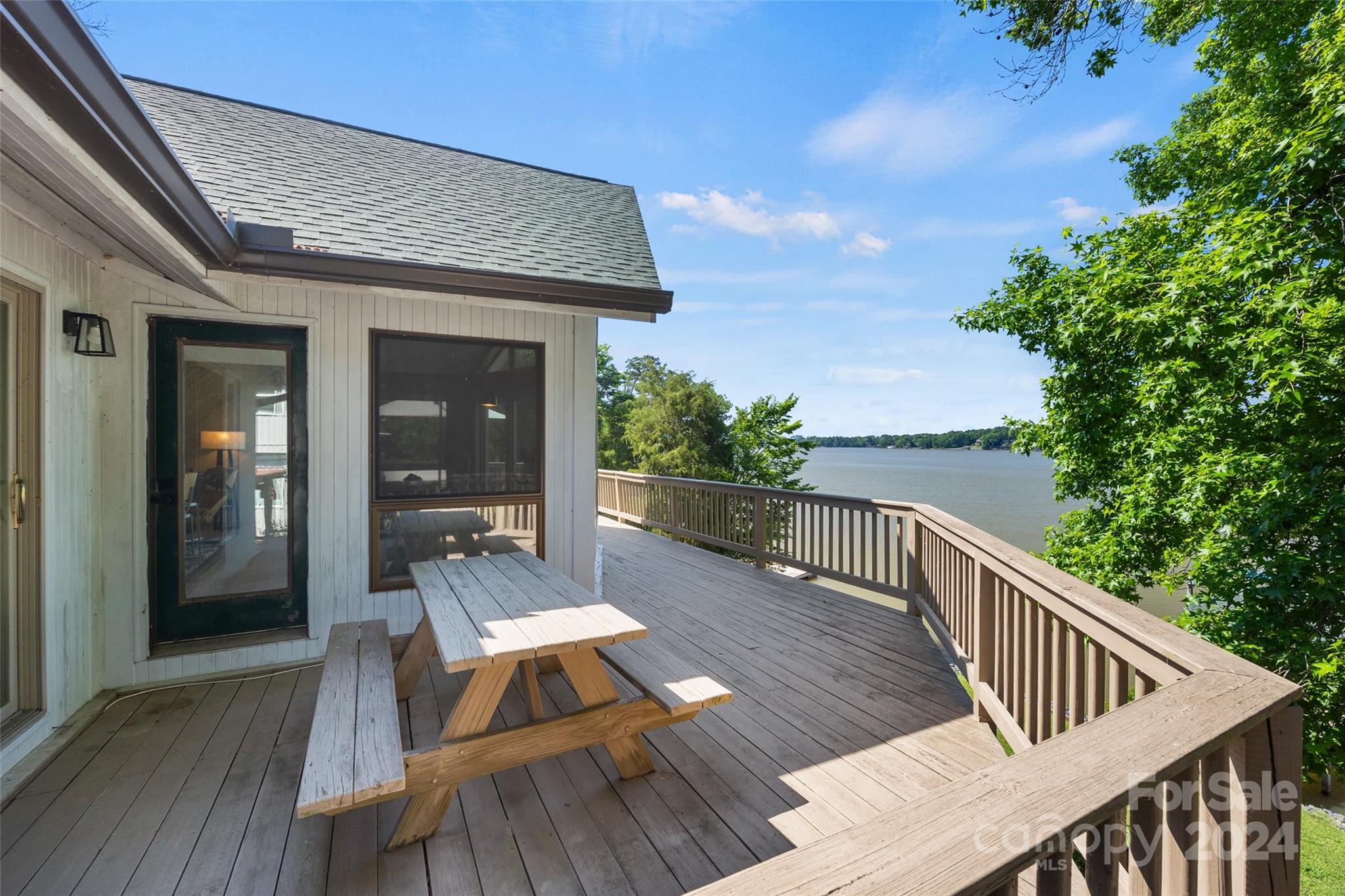 Island Point - Residential