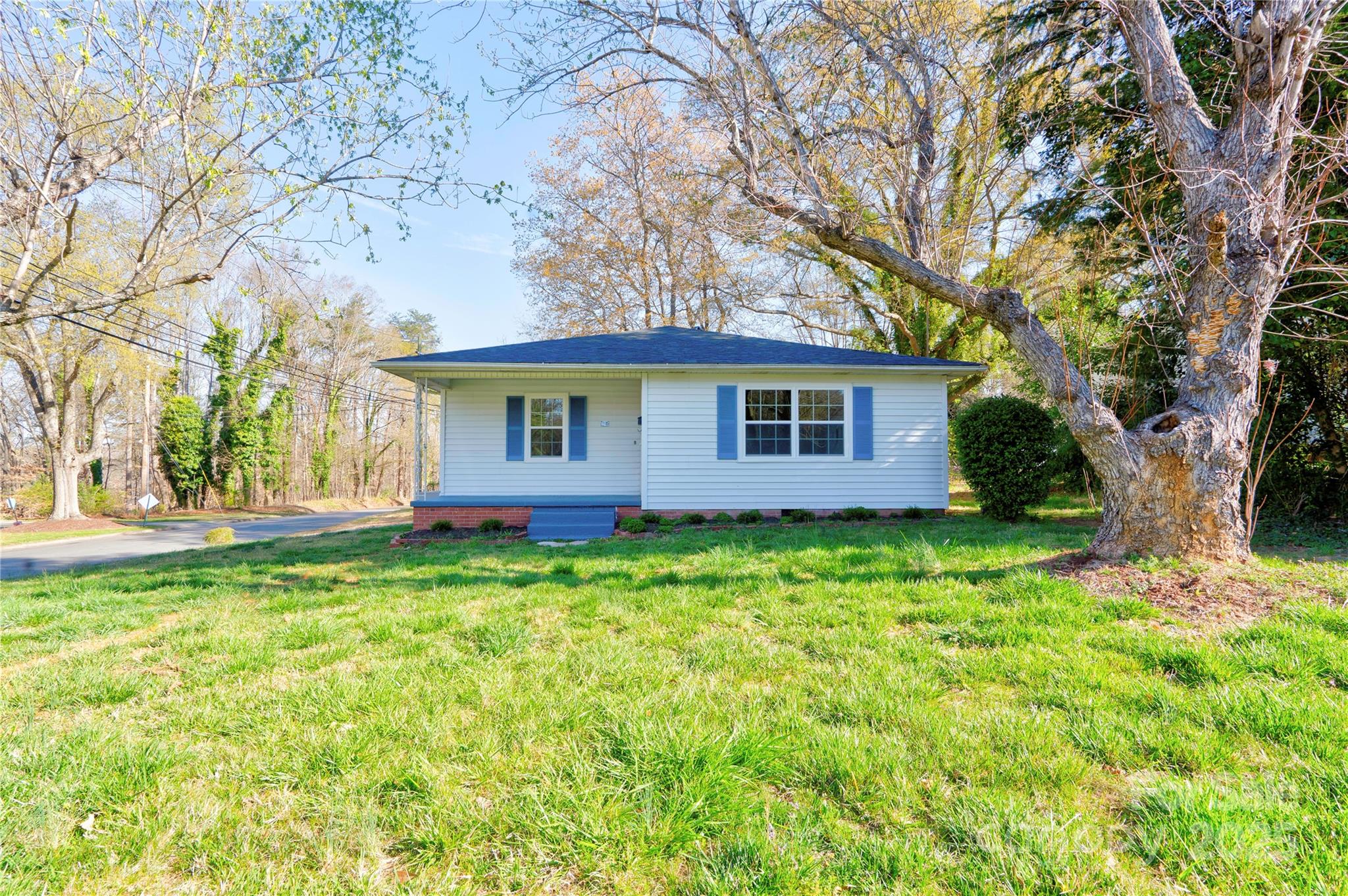 Charming 3-Bedroom, 1-Bath Home with modern updates situated on a corner lot. This beautifully updated home features a brand new roof, windows, cabinets, and appliances, offering modern comfort with classic charm. Located in a prime location, you'll enjoy easy access to Uptown Shelby's parks, restaurants, and shops, making it the perfect spot for convenience and relaxation.