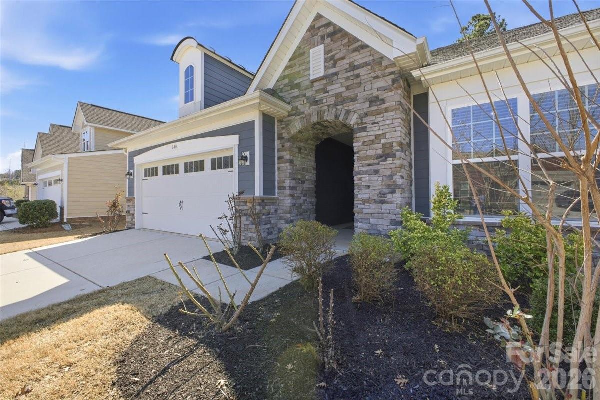 Imagery on Mtn Island - Residential