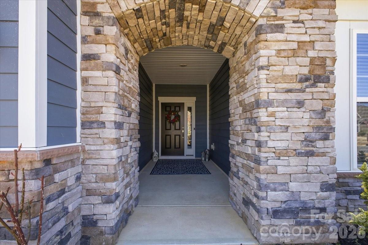 Imagery on Mtn Island - Residential