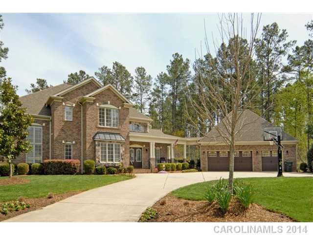 Wonderful lake front home w/approx.5300 SF. 5 BD, 4 Full & 2 1/2 Baths. Backyard is Outdoor Paradise waiting for your family enjoyment. New Custom Gunite Pool & Hot Springs Hot Tub. Outdoor Stone FP w/ Built In Grill & Bar. Lg. Covered Dock w/ Boat Slip & Lift & 2 Jet Ski Ports. Lg. Rear Trex Deck w/ Retractable Awning & Panoramic Views of Backyard & Lake. Det. 3 Car Garage w/ Covered Walkway.