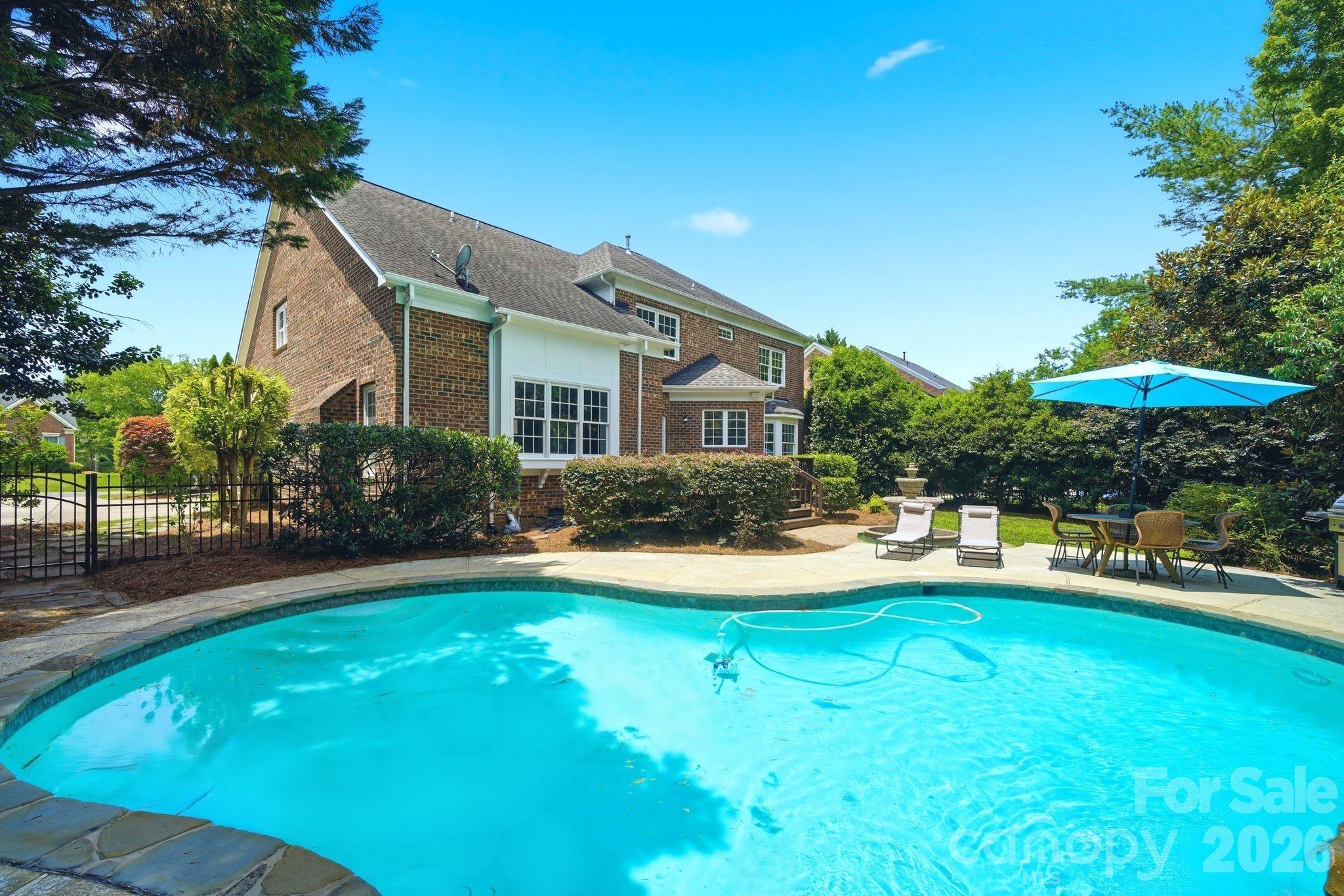 Country Club Estates - Residential