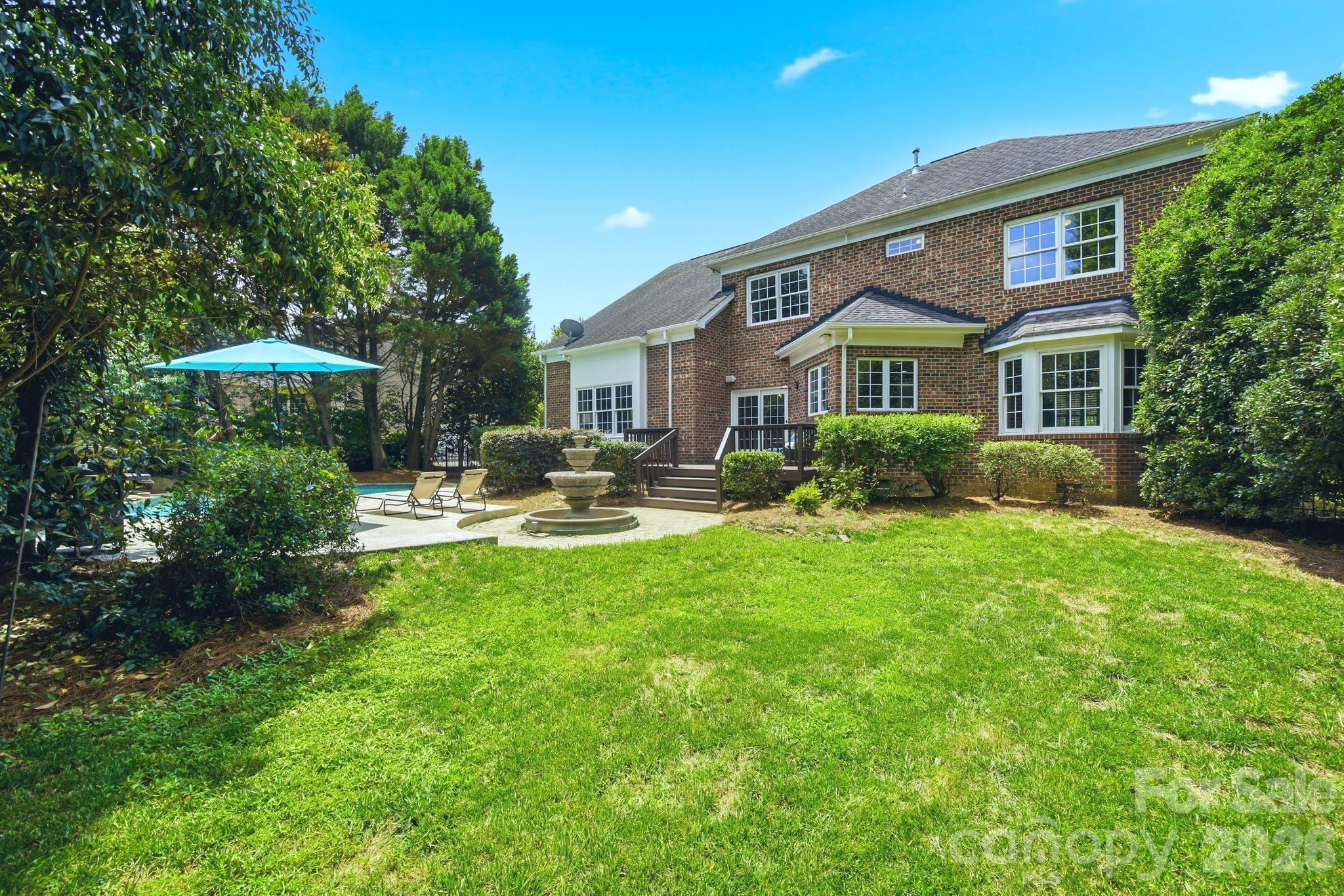 Country Club Estates - Residential