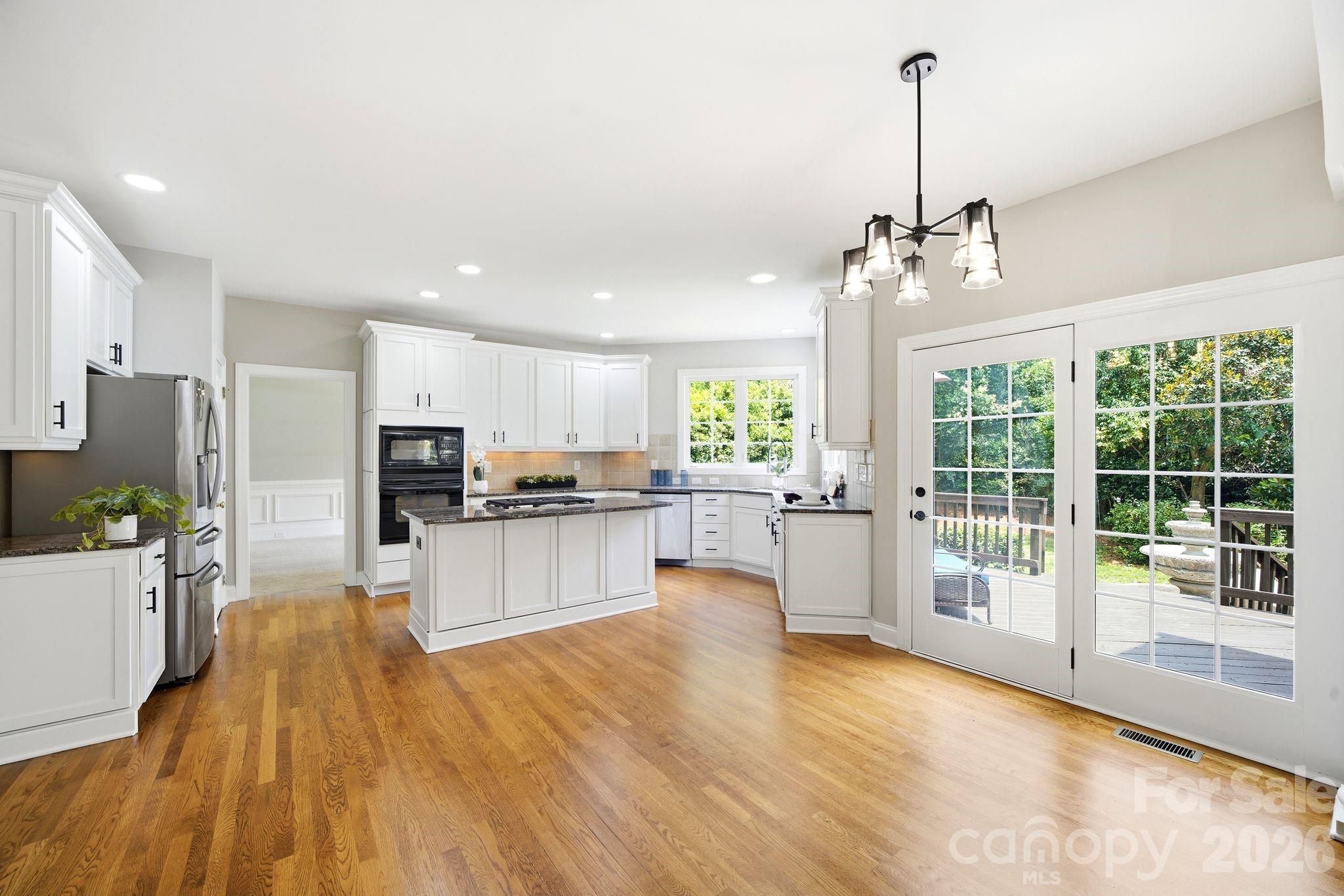 Country Club Estates - Residential