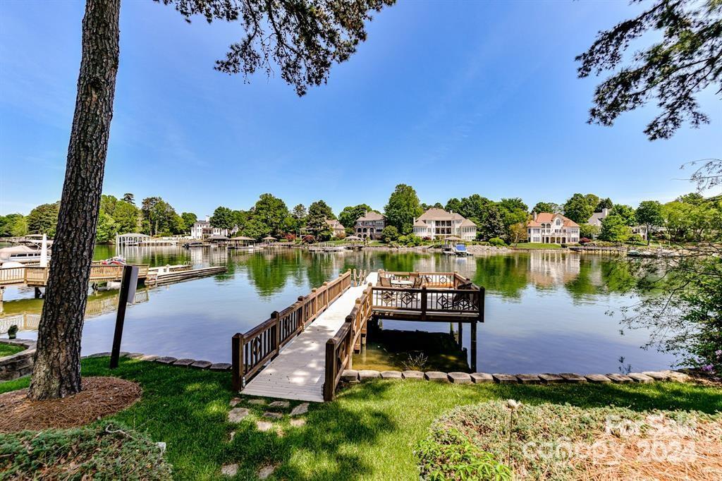 The Peninsula - Residential