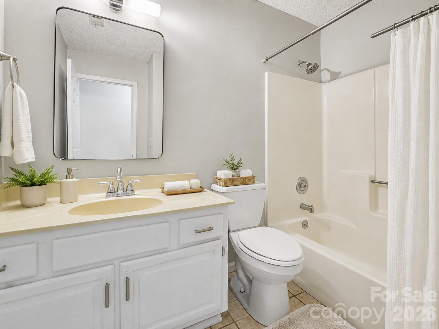 Tega Cay - Residential