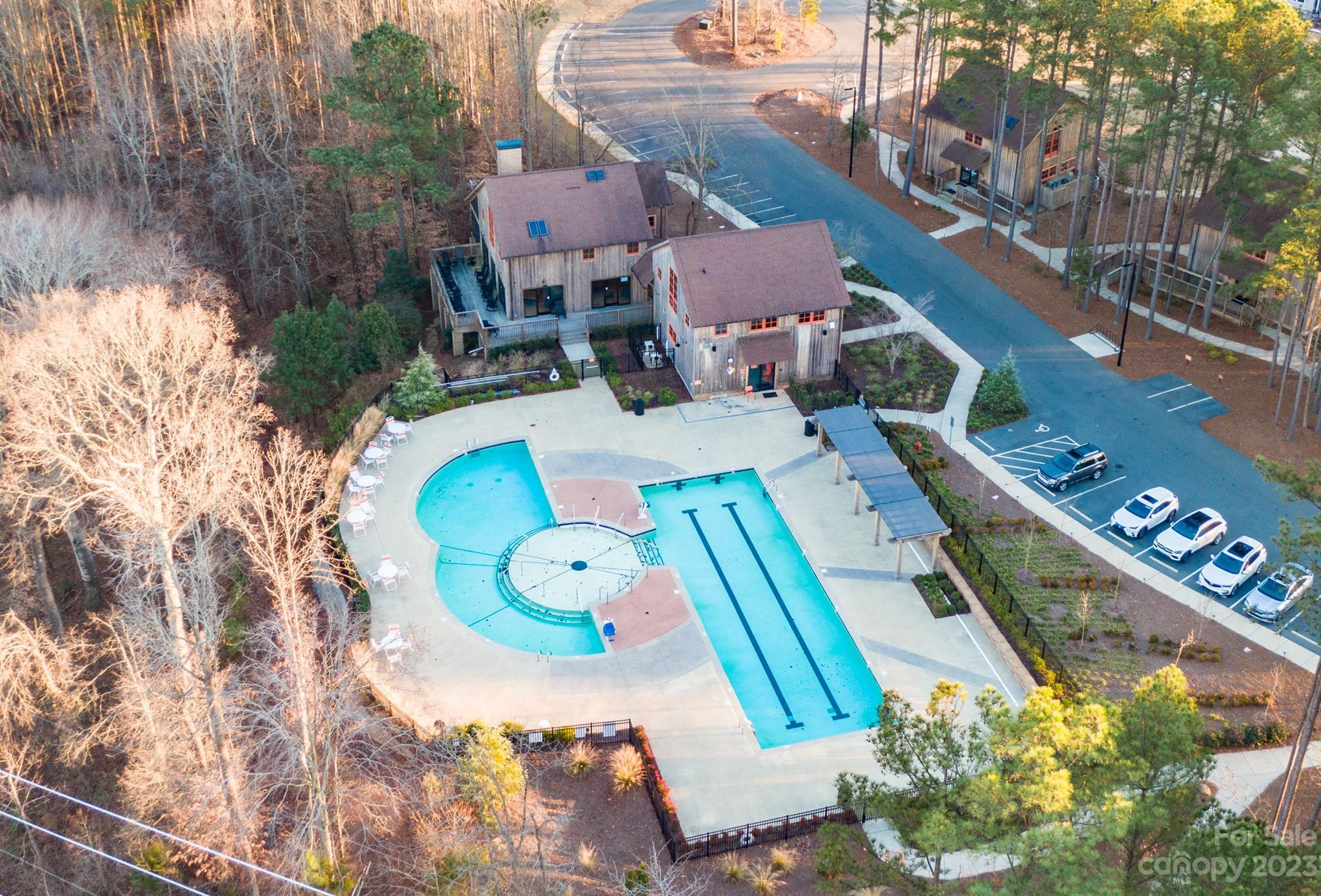Imagery On Mtn Island - Residential