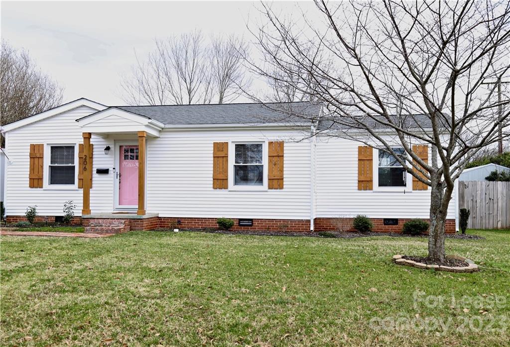 Renovated three bedroom, one bath home close to Elisha Park. The home has an updated eat-in kitchen, washer/dryer, central air and a wonderful yard with a shed and garden. The home is close to downtown Fort Mill with stores and restaurants.