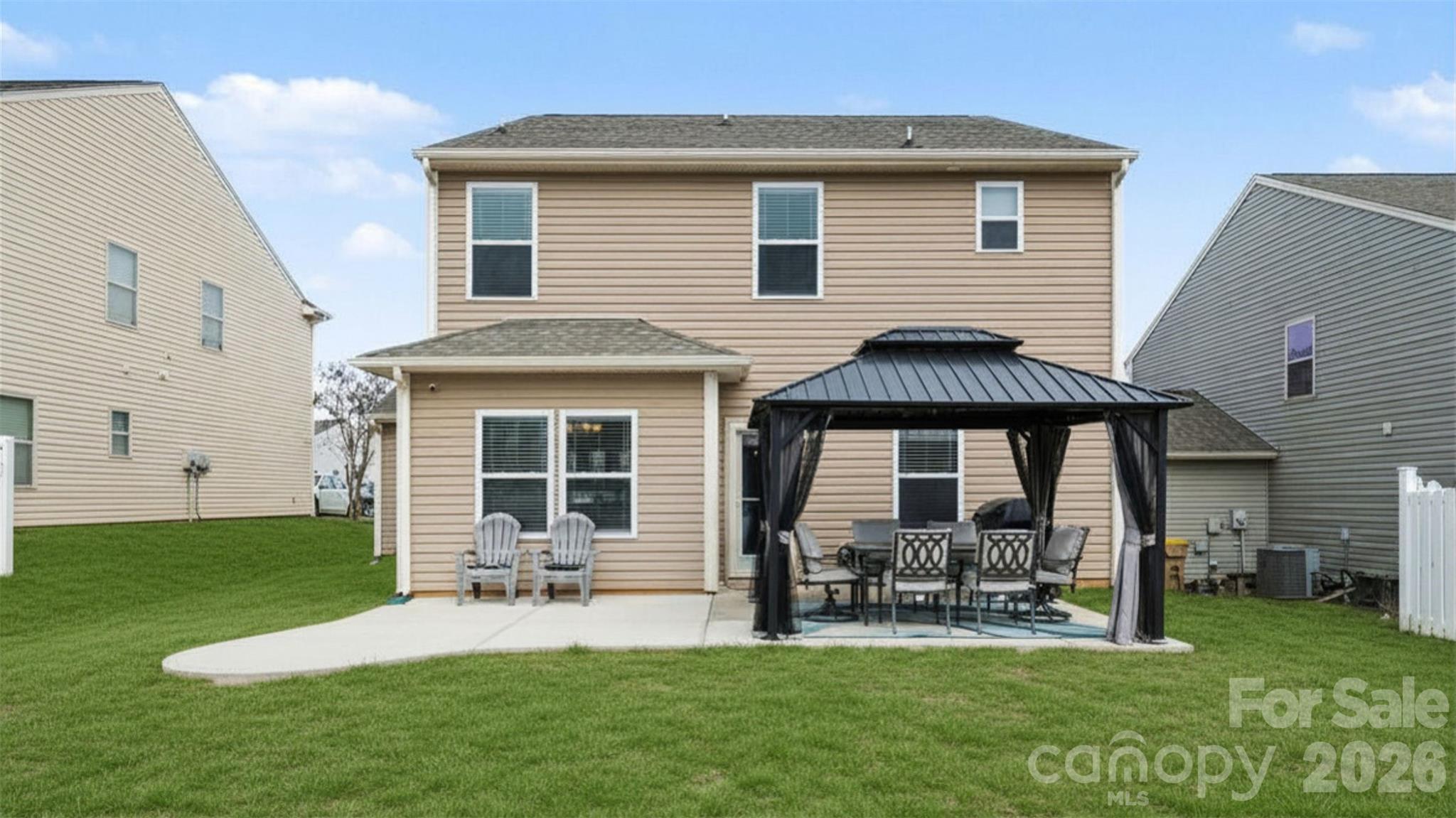 Newport Lakes - Residential