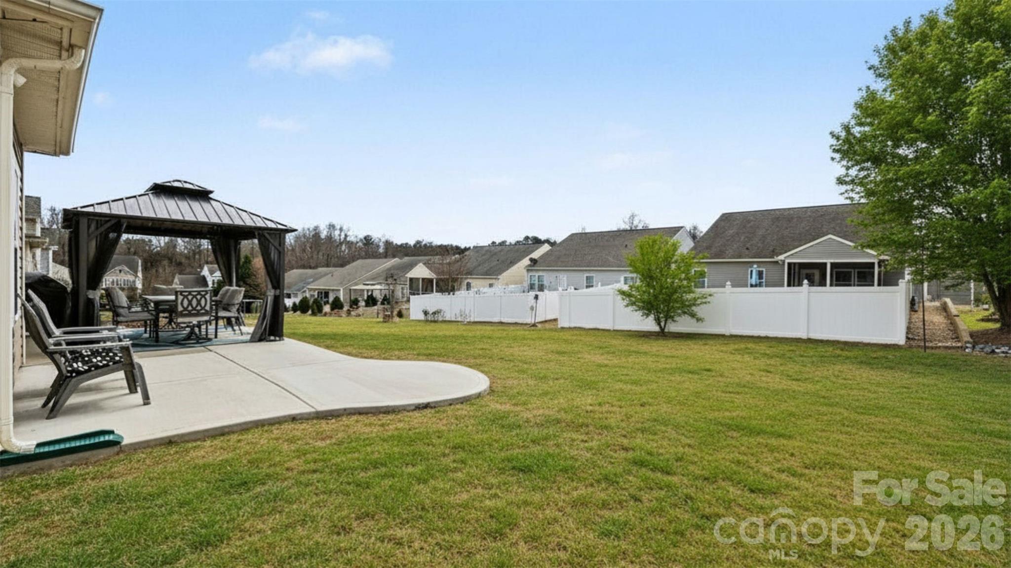 Newport Lakes - Residential