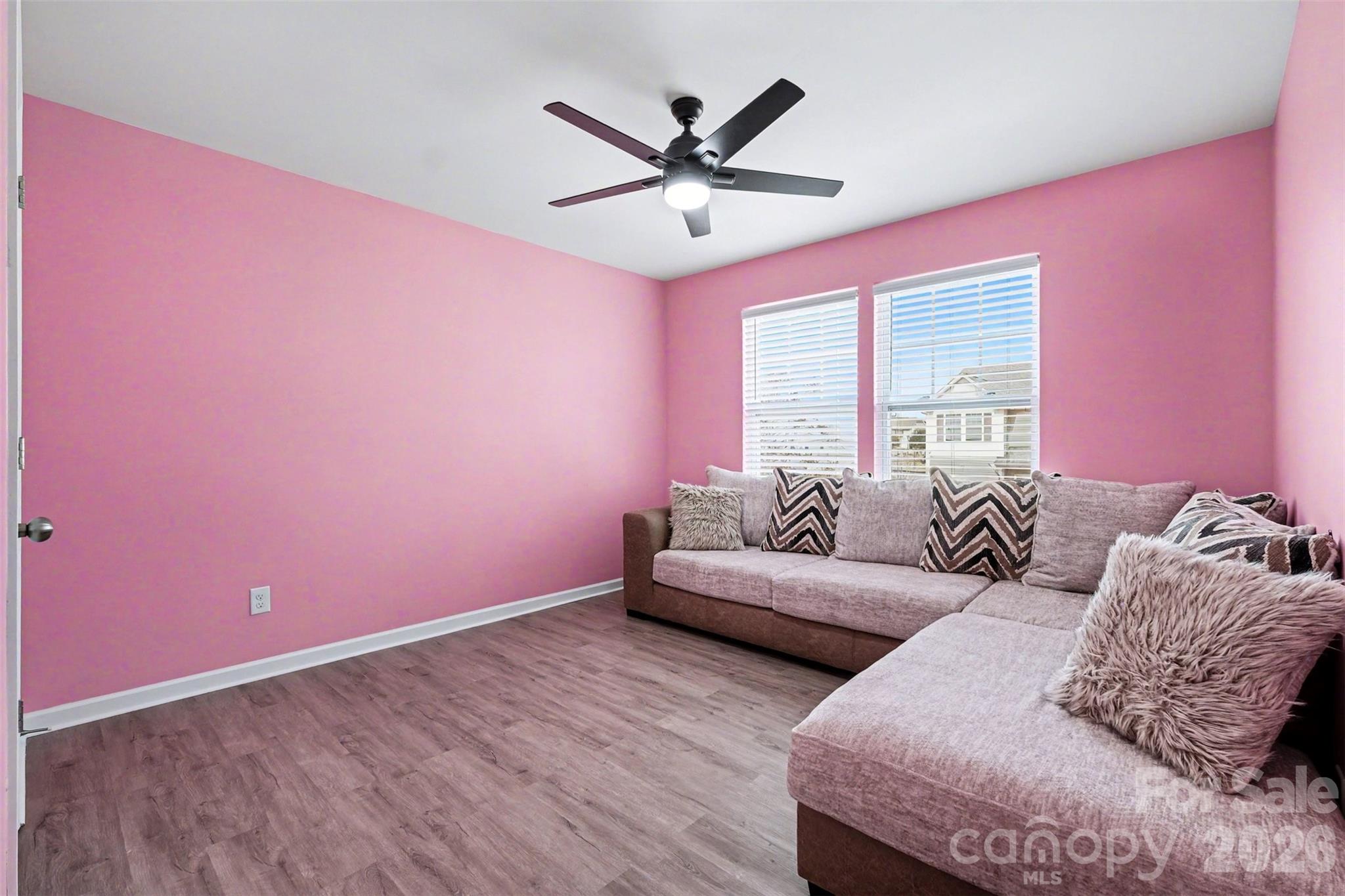 Newport Lakes - Residential