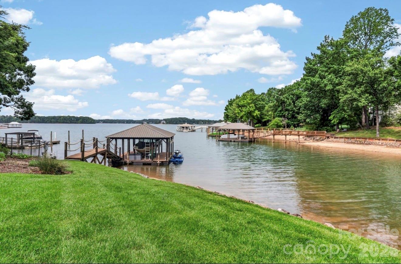 The Harbour At The Pointe - Residential