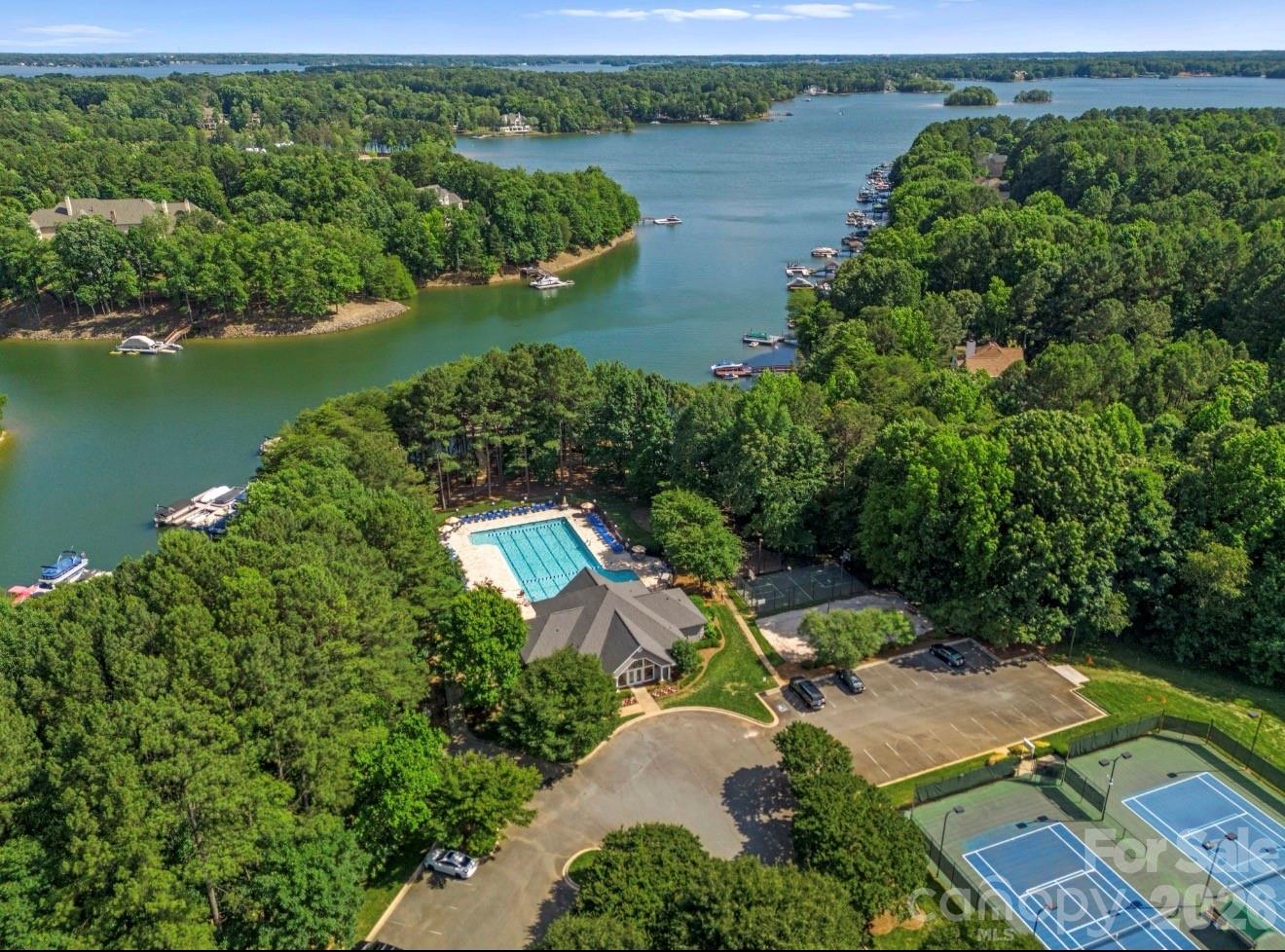 The Harbour At The Pointe - Residential