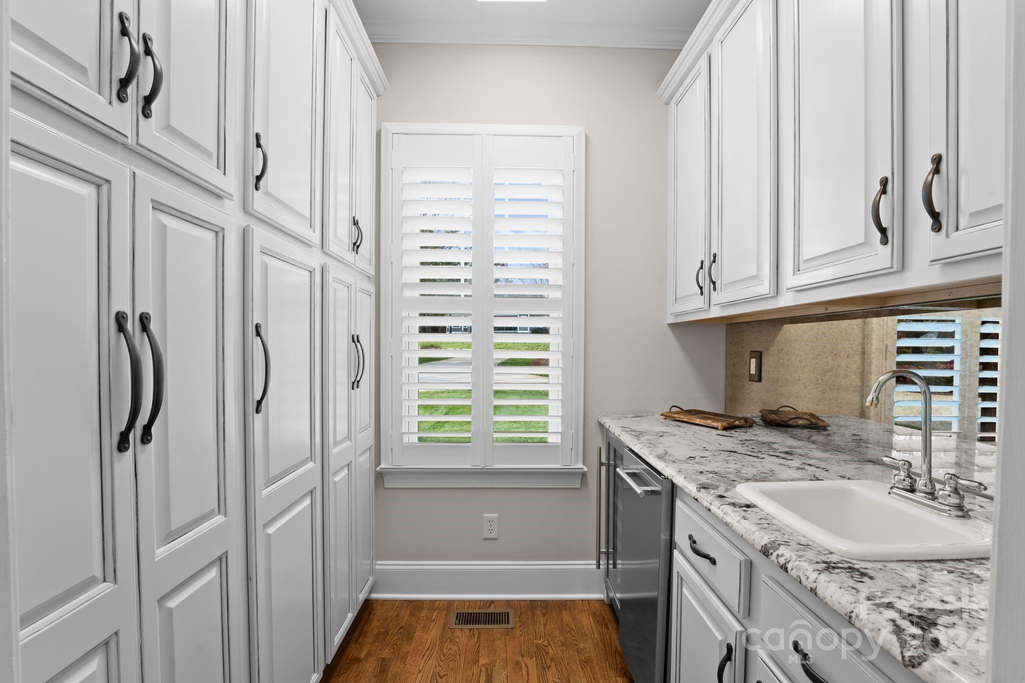 Meck Neck - Residential