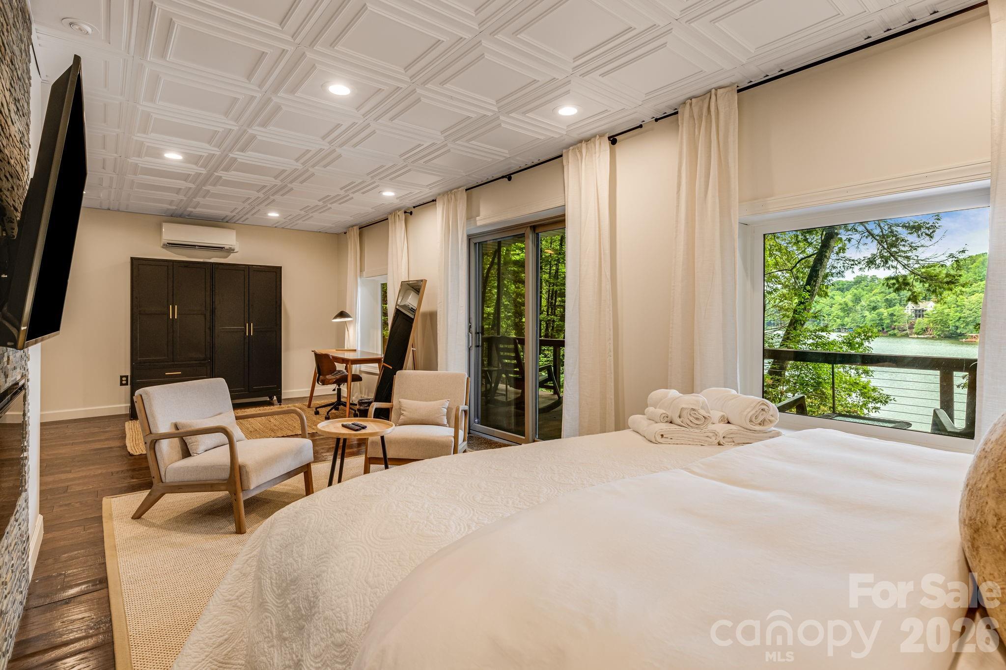 Rumbling Bald on Lake Lure - Residential
