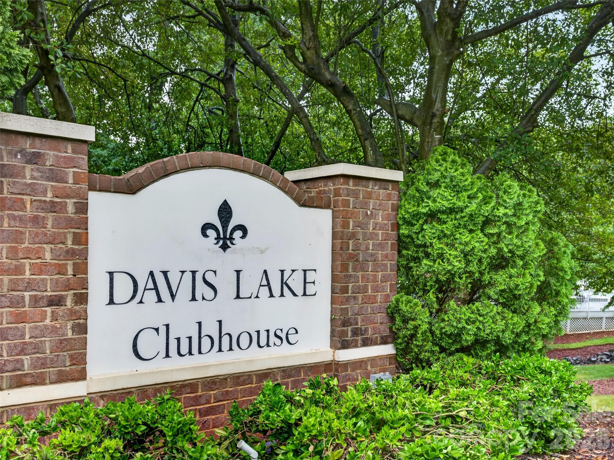 Davis Lake - Residential