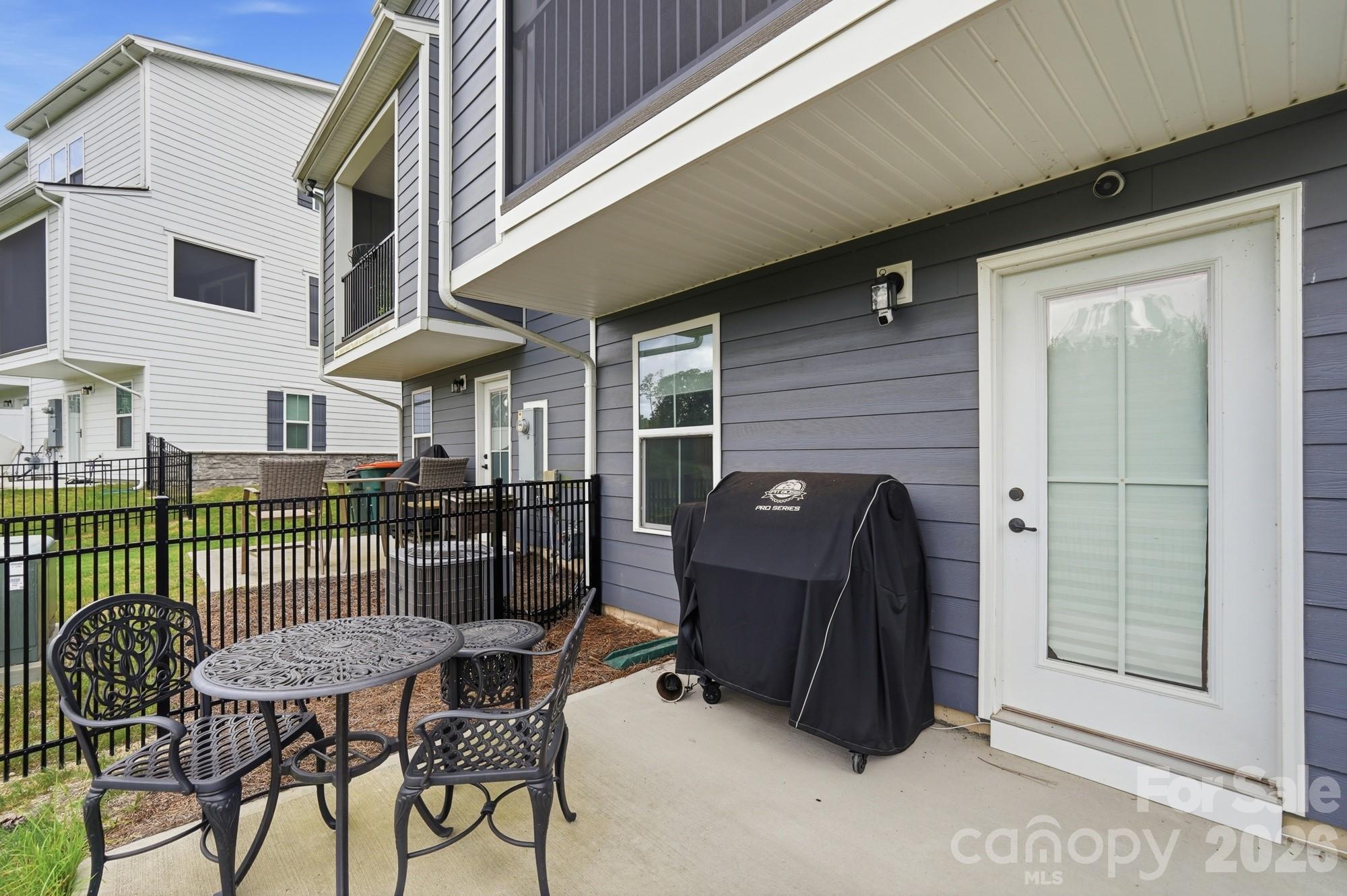 Trinity Townes - Residential