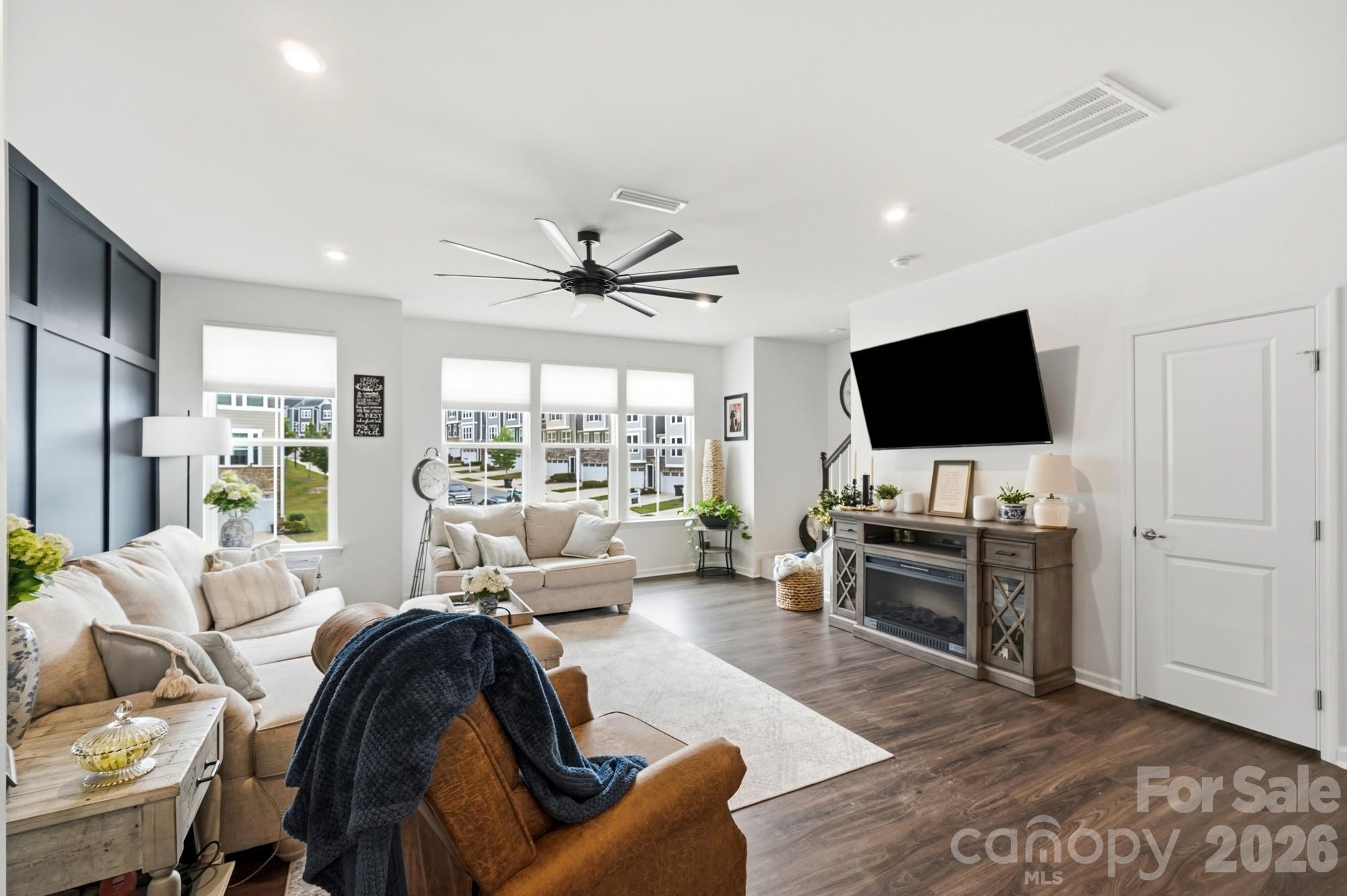 Trinity Townes - Residential
