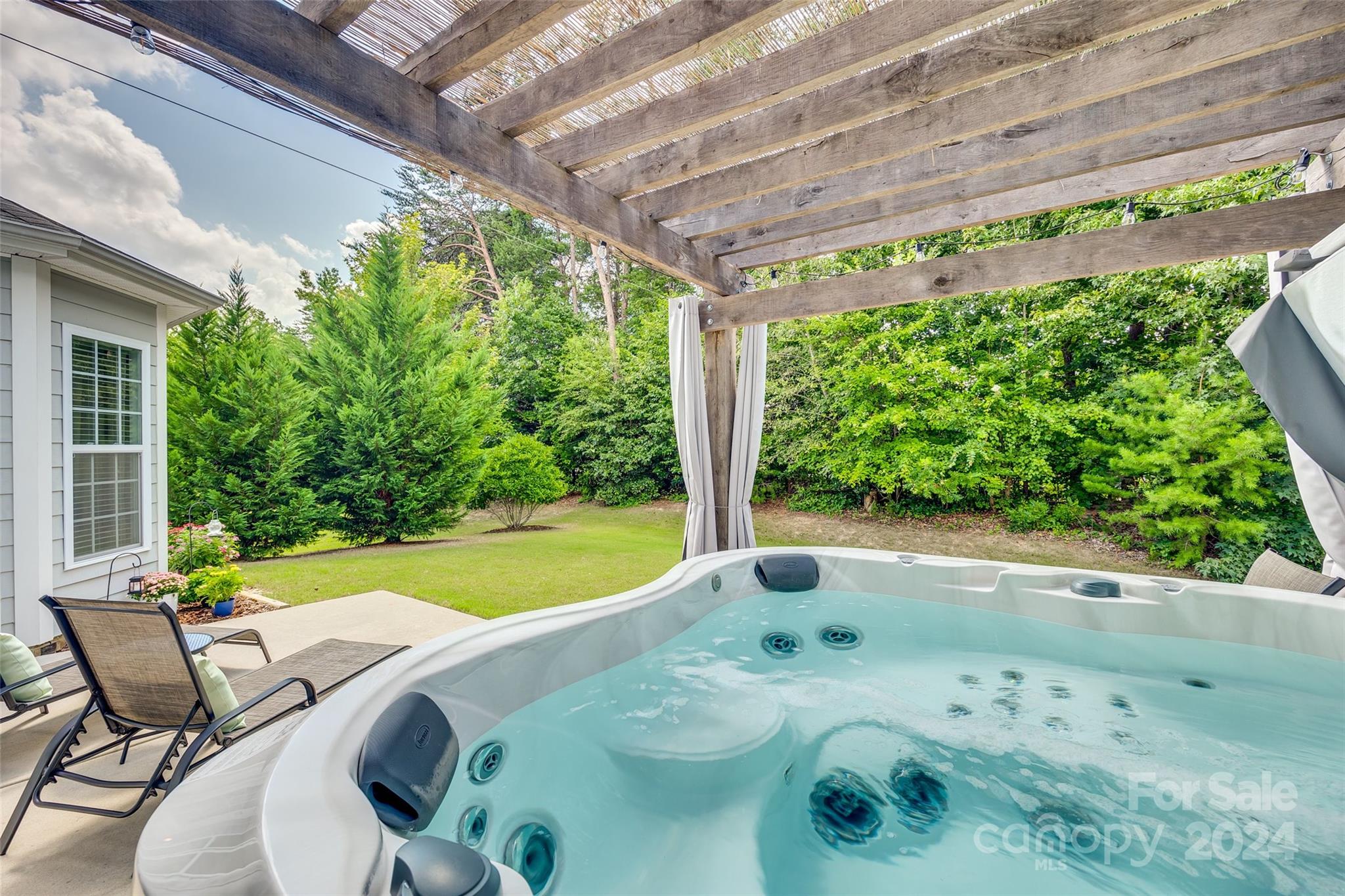 Hawks Creek - Residential