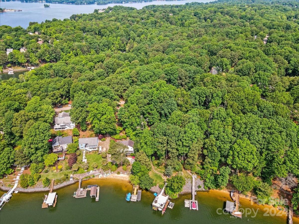 Tega Cay - Land