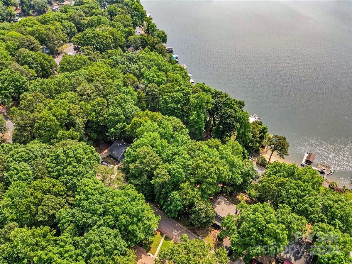 Tega Cay - Land