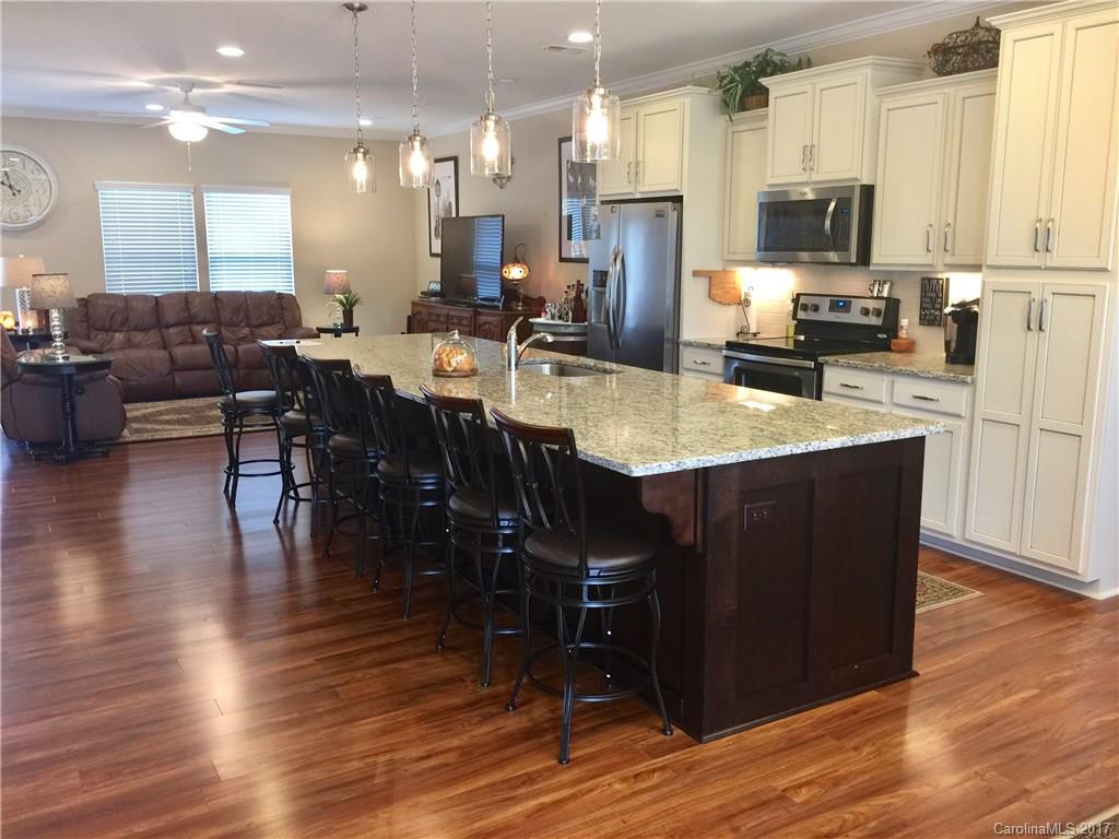 Ellis Pond - Residential
