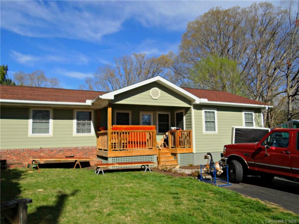 One story home in quiet Jackson Park neighborhood. Recently renovated three bedroom, two bath home has hardwood floors, modern kitchen, and designer details throughout. Relax on the back deck overlooking large back yard. Incredibly convenient location- walking distance to UNCA and minutes to Downtown Asheville.